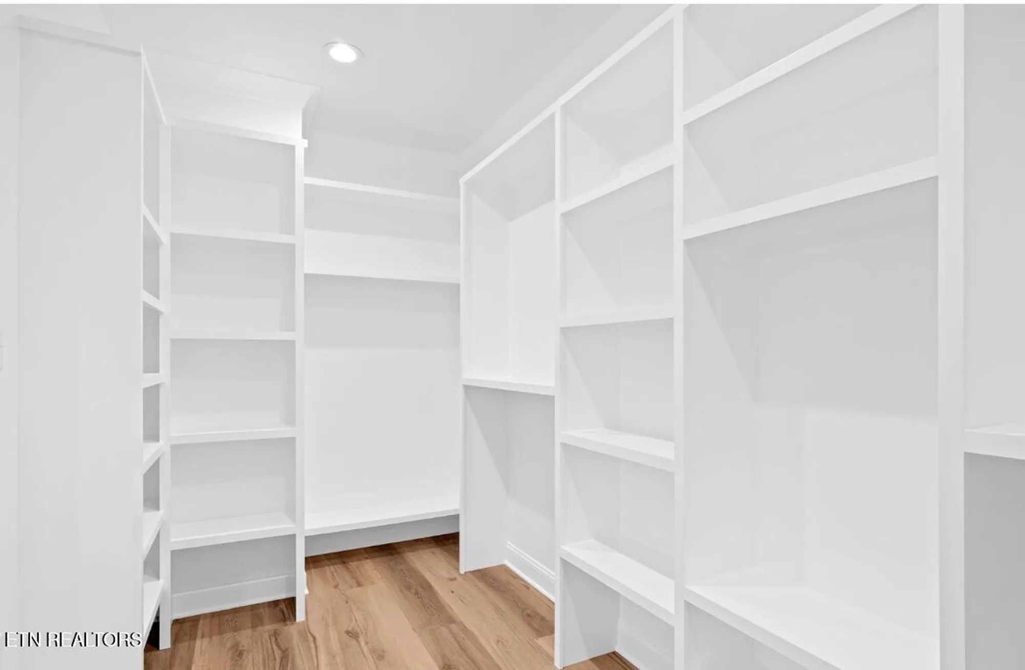 Property Slideshow image 34 of 39 | 154 elokwa way, Loudon, TN, 37774