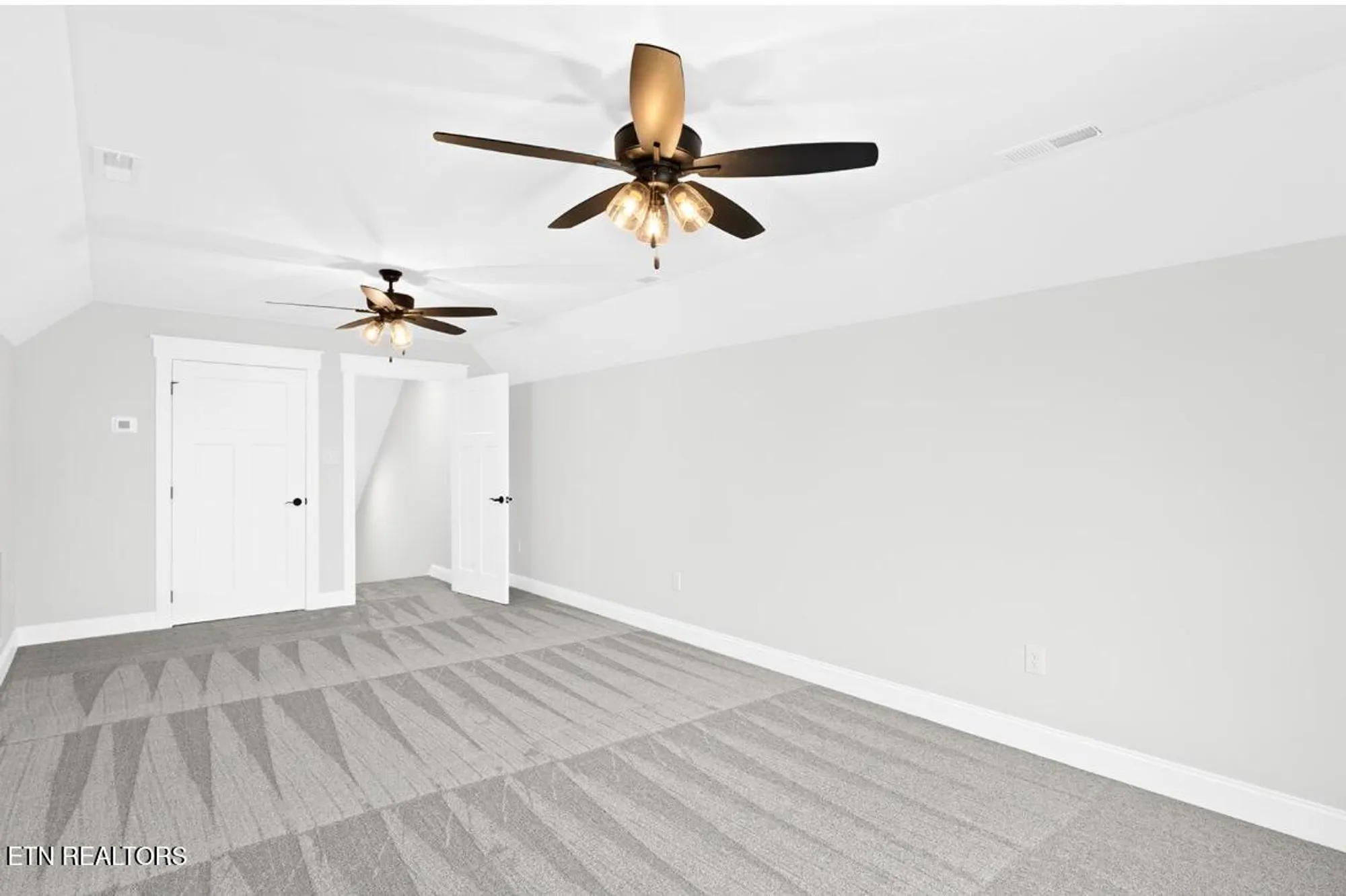 Property Slideshow image 35 of 39 | 154 elokwa way, Loudon, TN, 37774