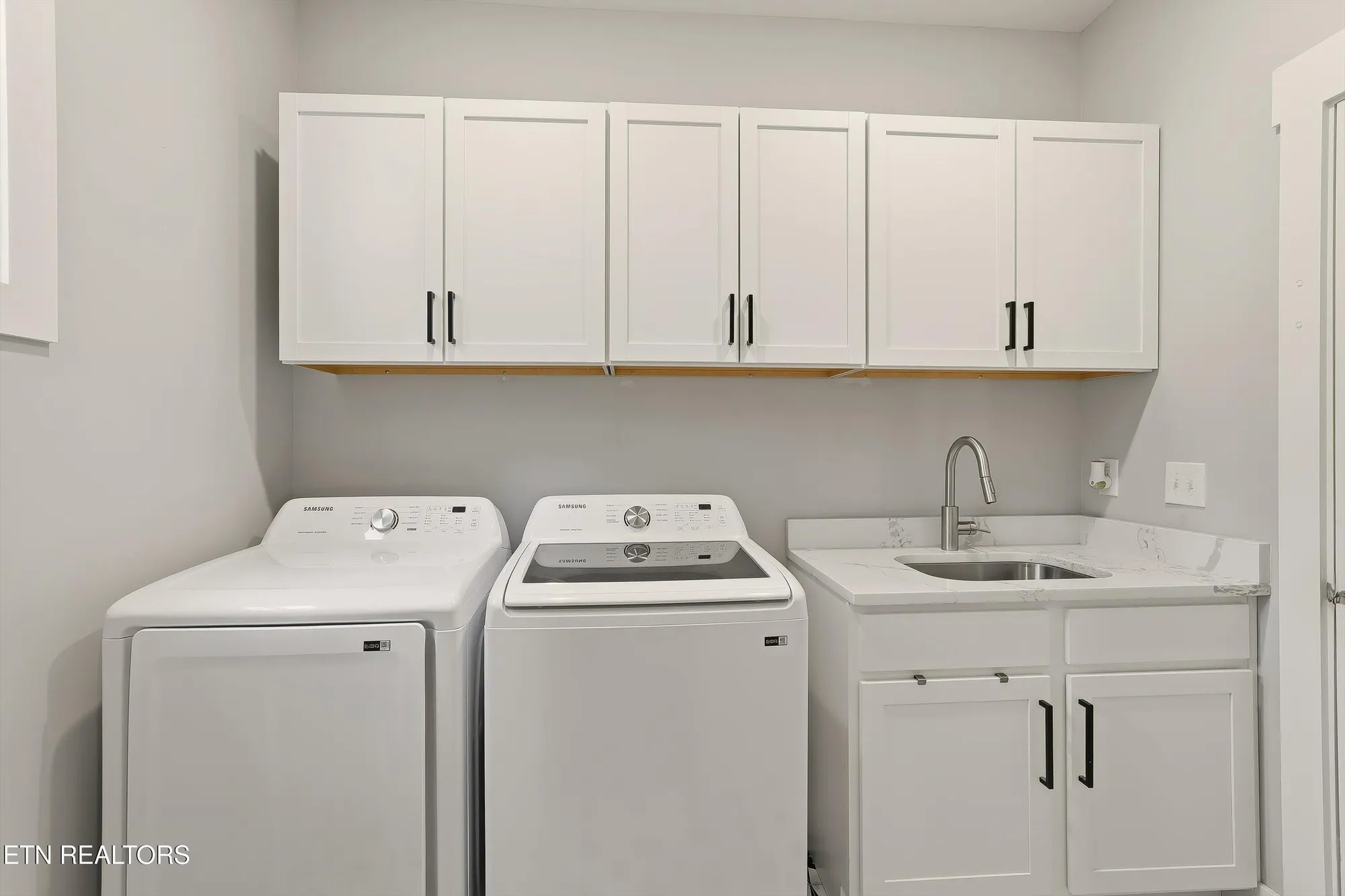 Property Slideshow image 20 of 31 | 112 utsesti way, Loudon, TN, 37774