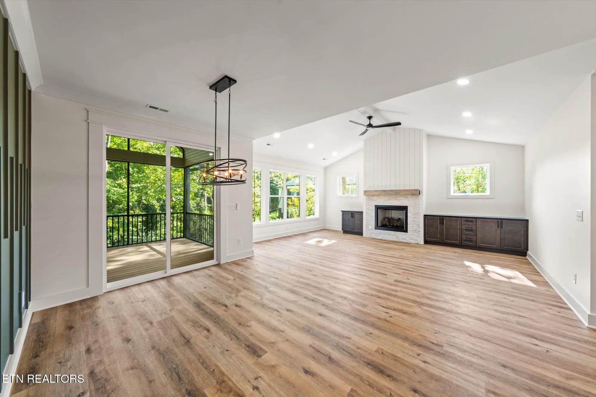 Property Slideshow image 9 of 27 | 102 oostagala dr, Loudon, TN, 37774