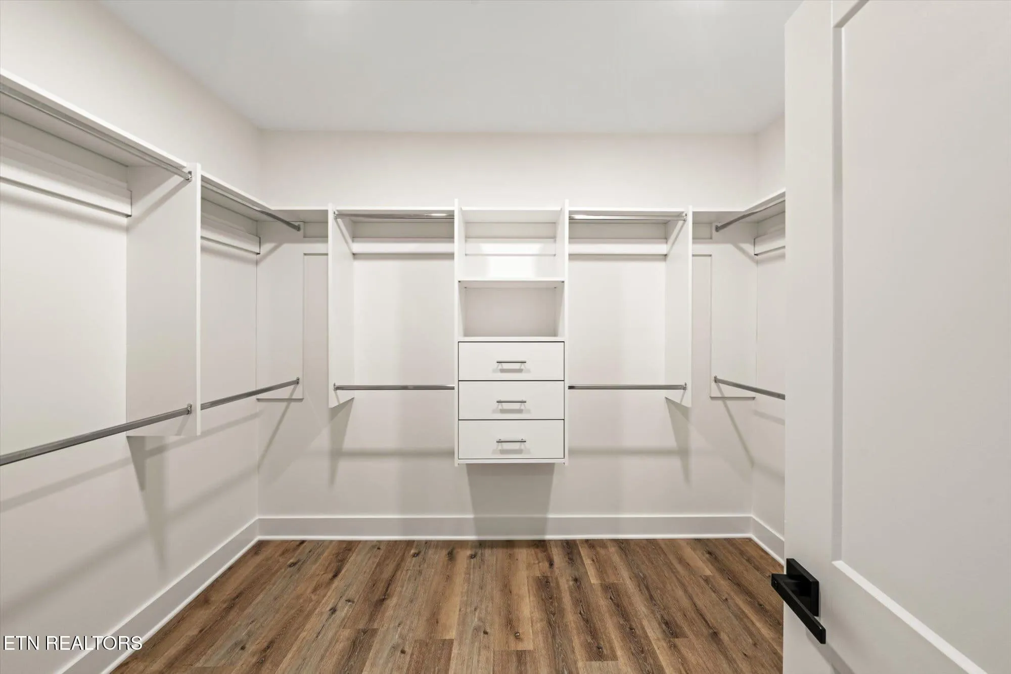 Property Slideshow image 19 of 27 | 102 oostagala dr, Loudon, TN, 37774