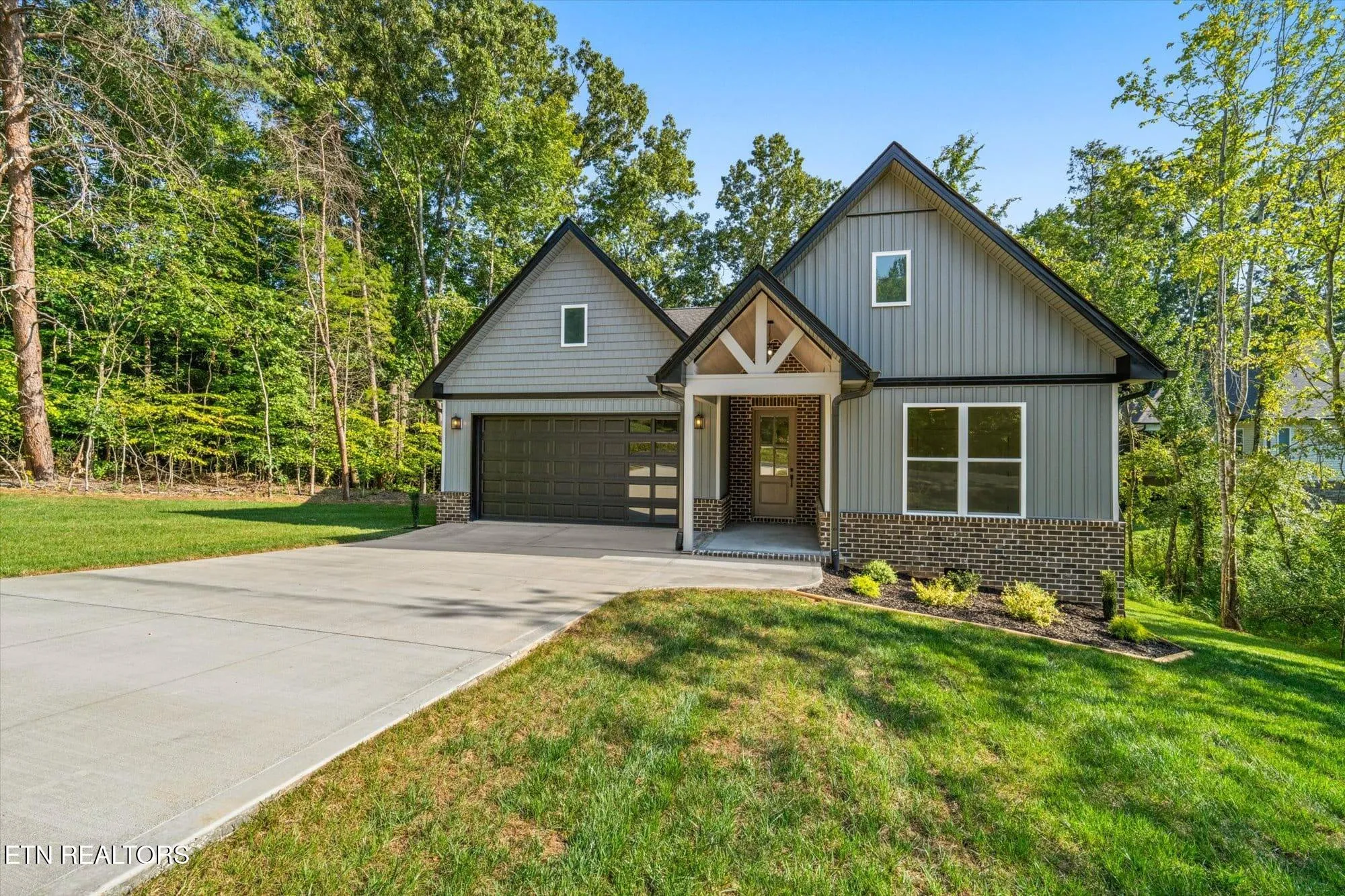 Property Slideshow image 1 of 27 | 102 oostagala dr, Loudon, TN, 37774