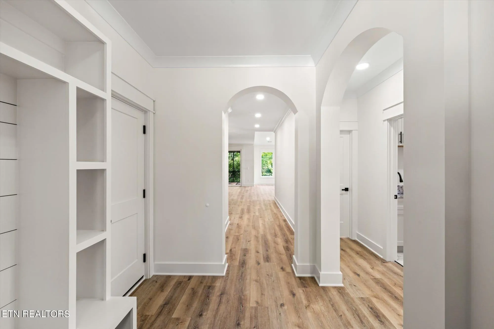 Property Slideshow image 4 of 27 | 102 oostagala dr, Loudon, TN, 37774