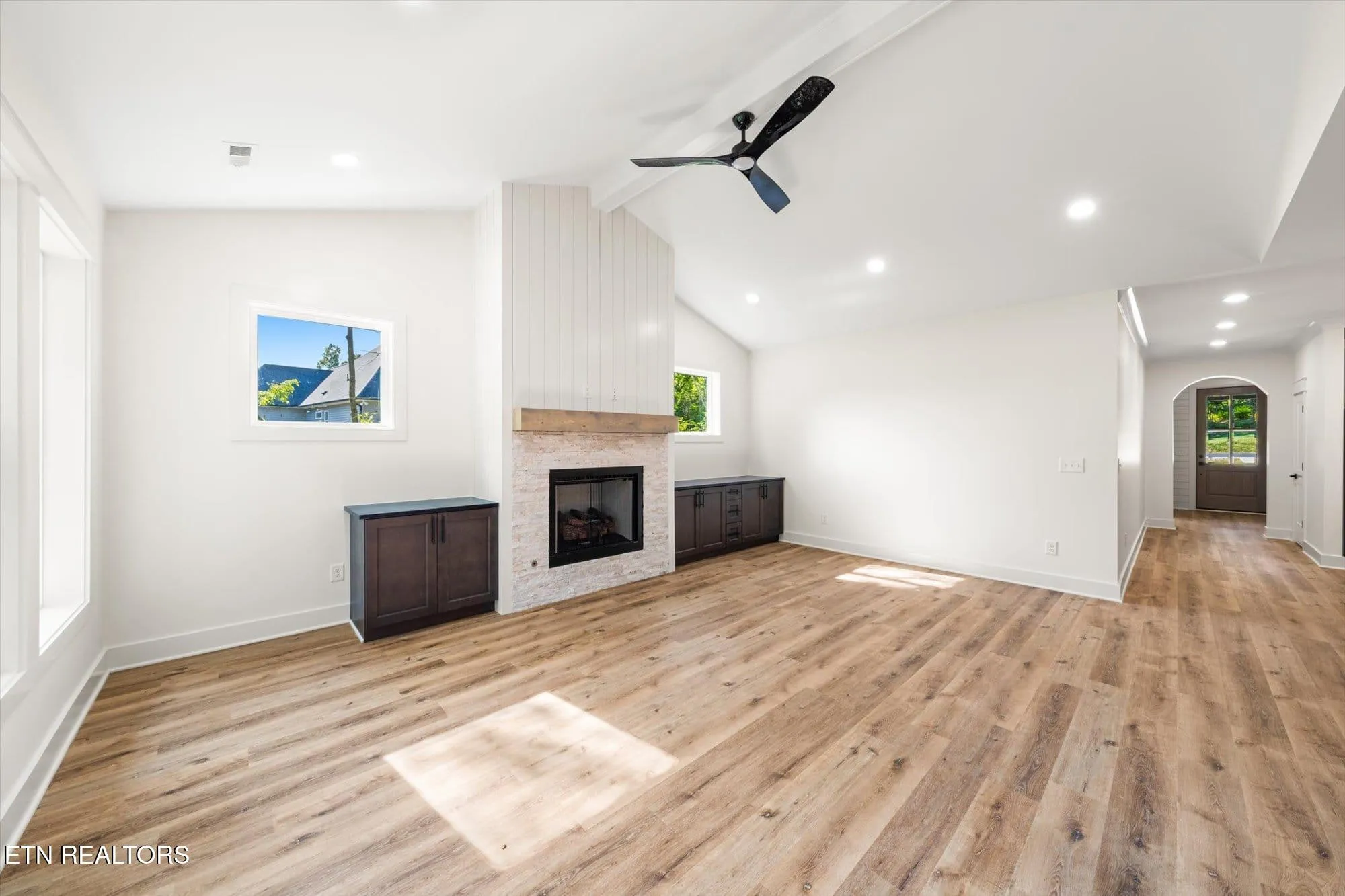 Property Slideshow image 7 of 27 | 102 oostagala dr, Loudon, TN, 37774