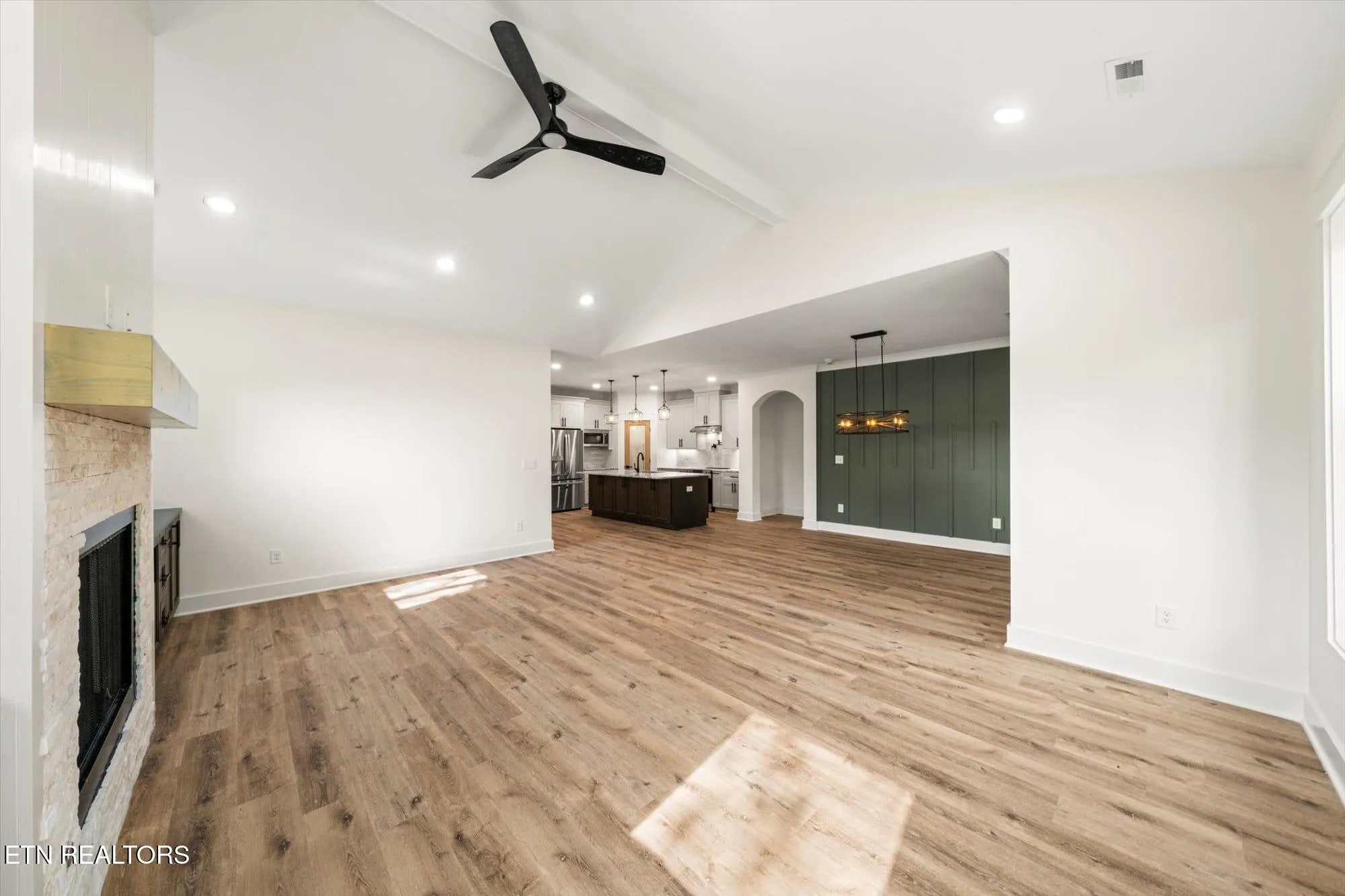 Property Slideshow image 8 of 27 | 102 oostagala dr, Loudon, TN, 37774