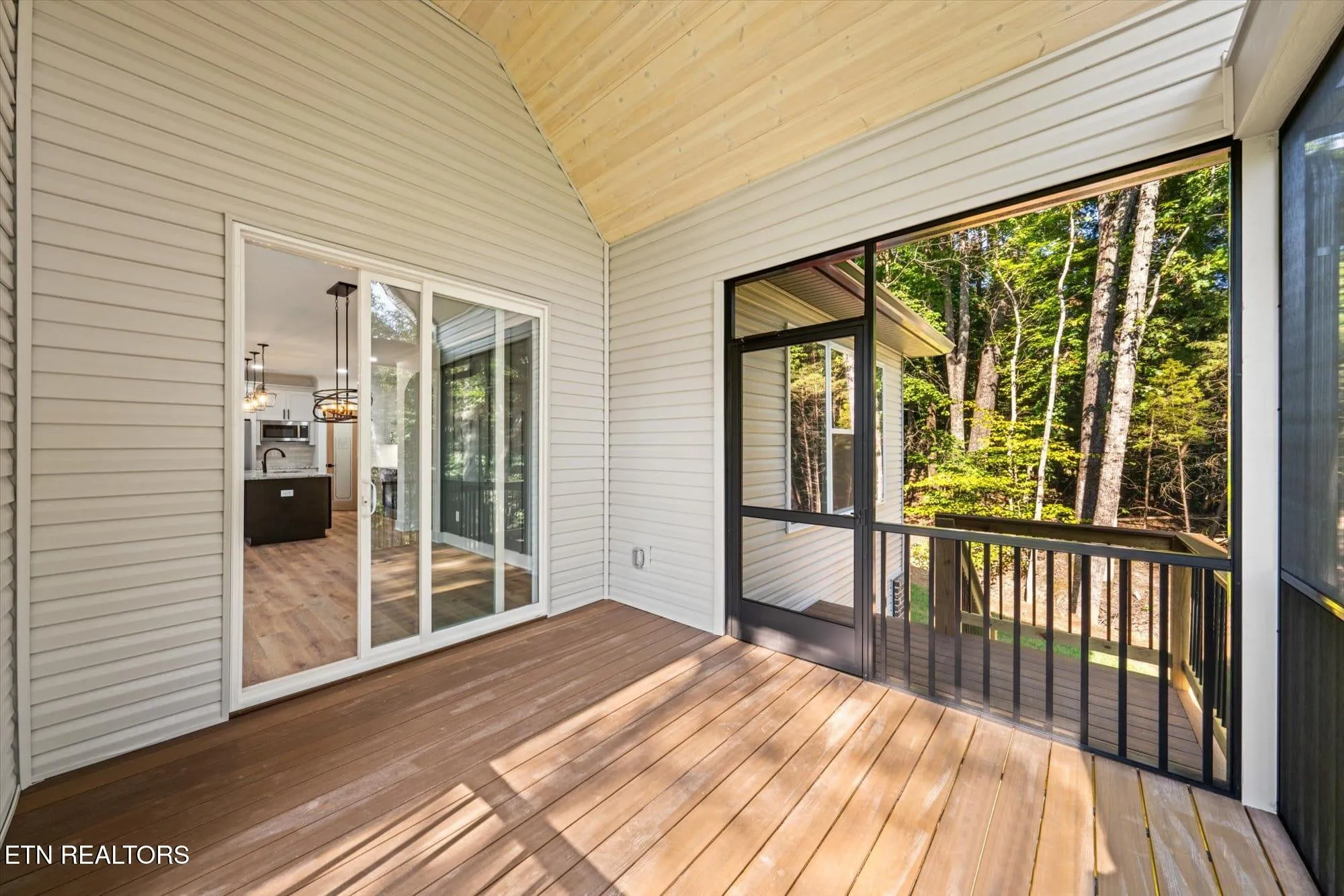 Property Slideshow image 26 of 27 | 102 oostagala dr, Loudon, TN, 37774