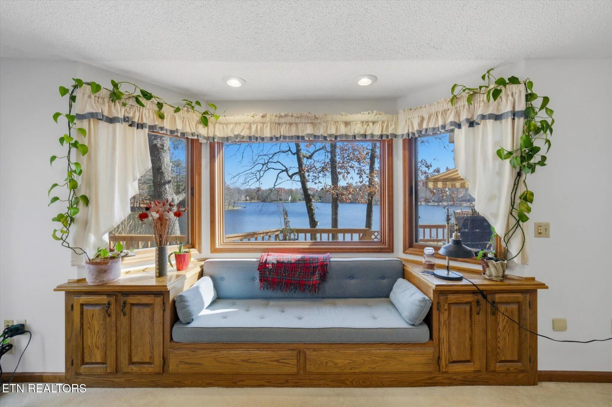 Property Slideshow image 7 of 51 | 140 tawny oak loop, Crossville, TN, 38558