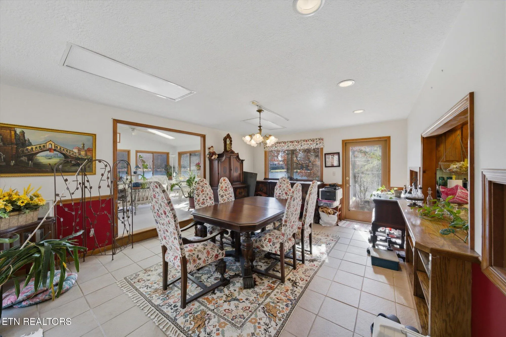 Property Slideshow image 18 of 51 | 140 tawny oak loop, Crossville, TN, 38558