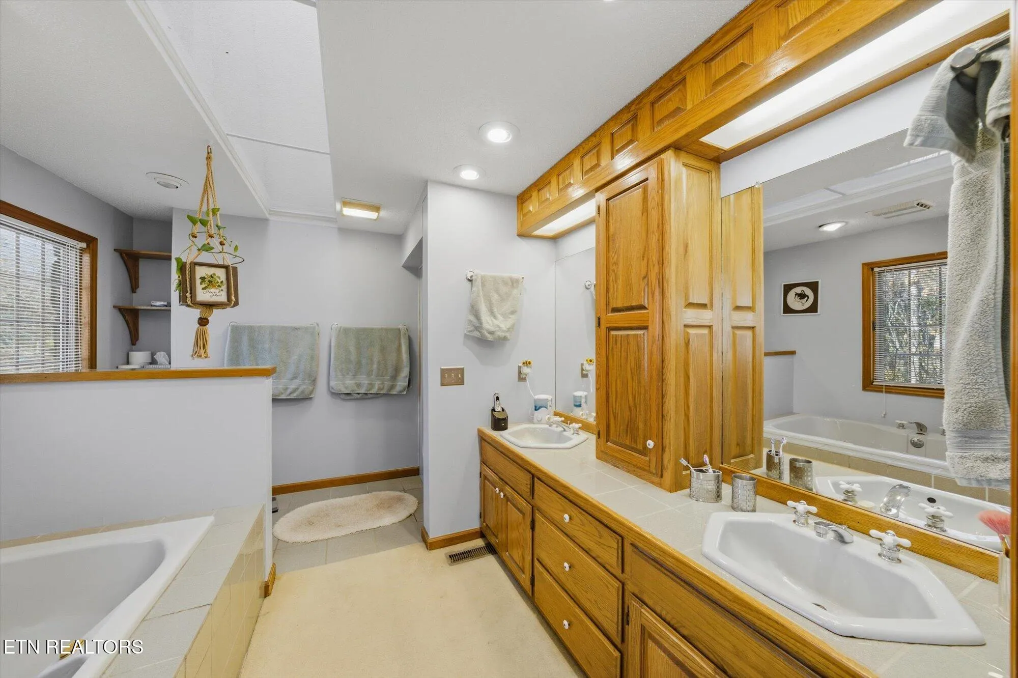 Property Slideshow image 33 of 51 | 140 tawny oak loop, Crossville, TN, 38558