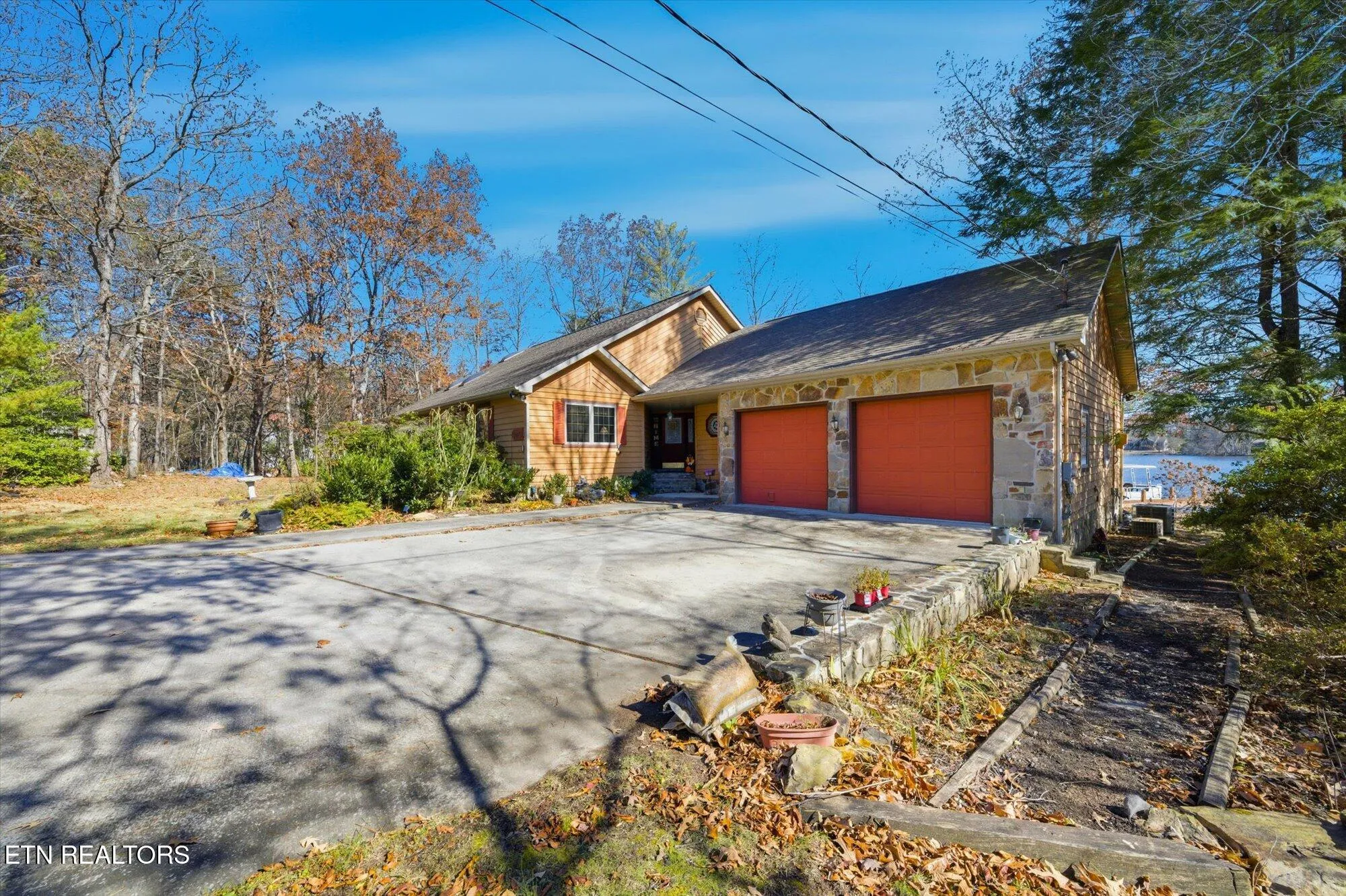 Property Slideshow image 2 of 51 | 140 tawny oak loop, Crossville, TN, 38558