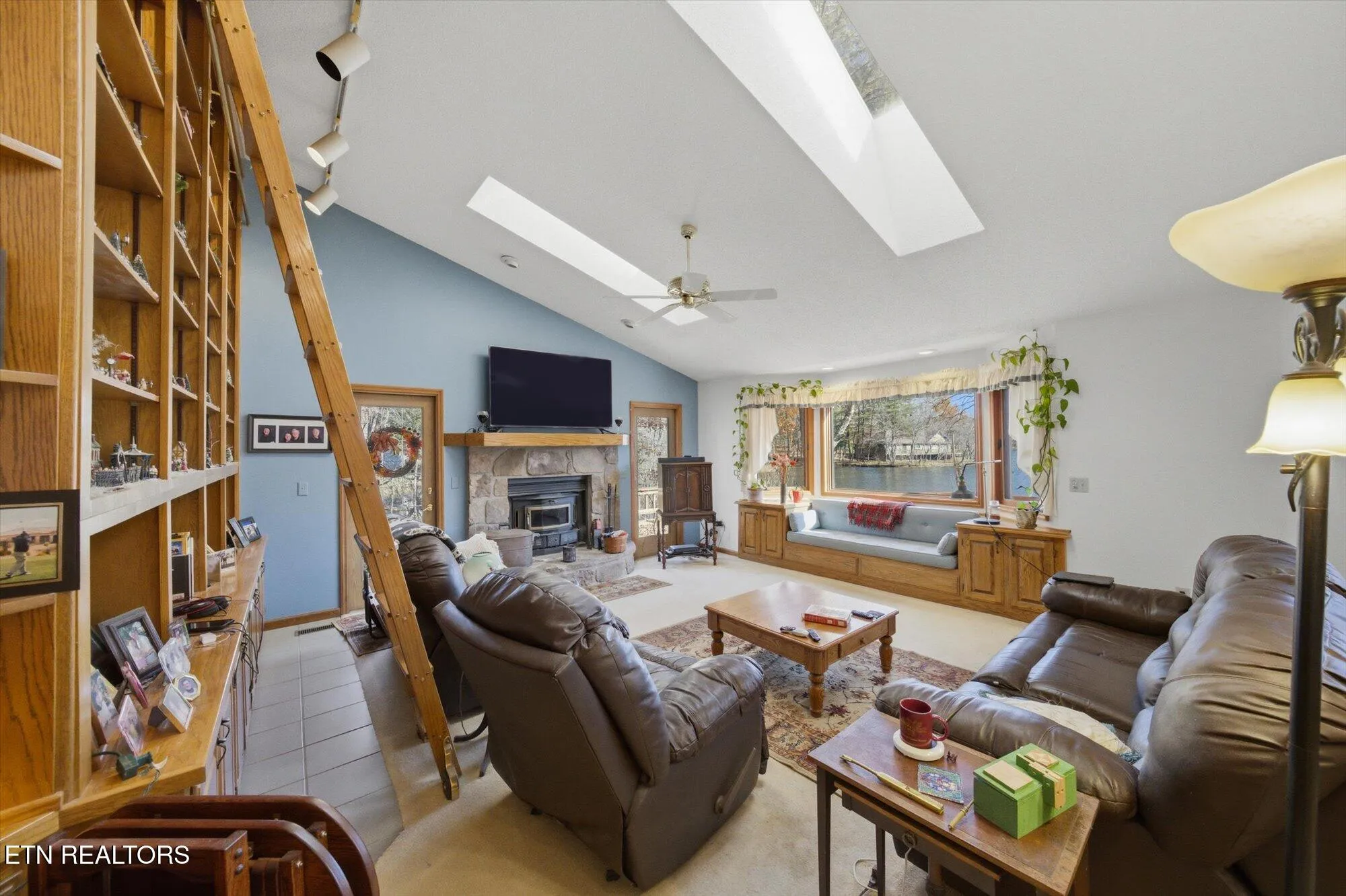 Property Slideshow image 5 of 51 | 140 tawny oak loop, Crossville, TN, 38558