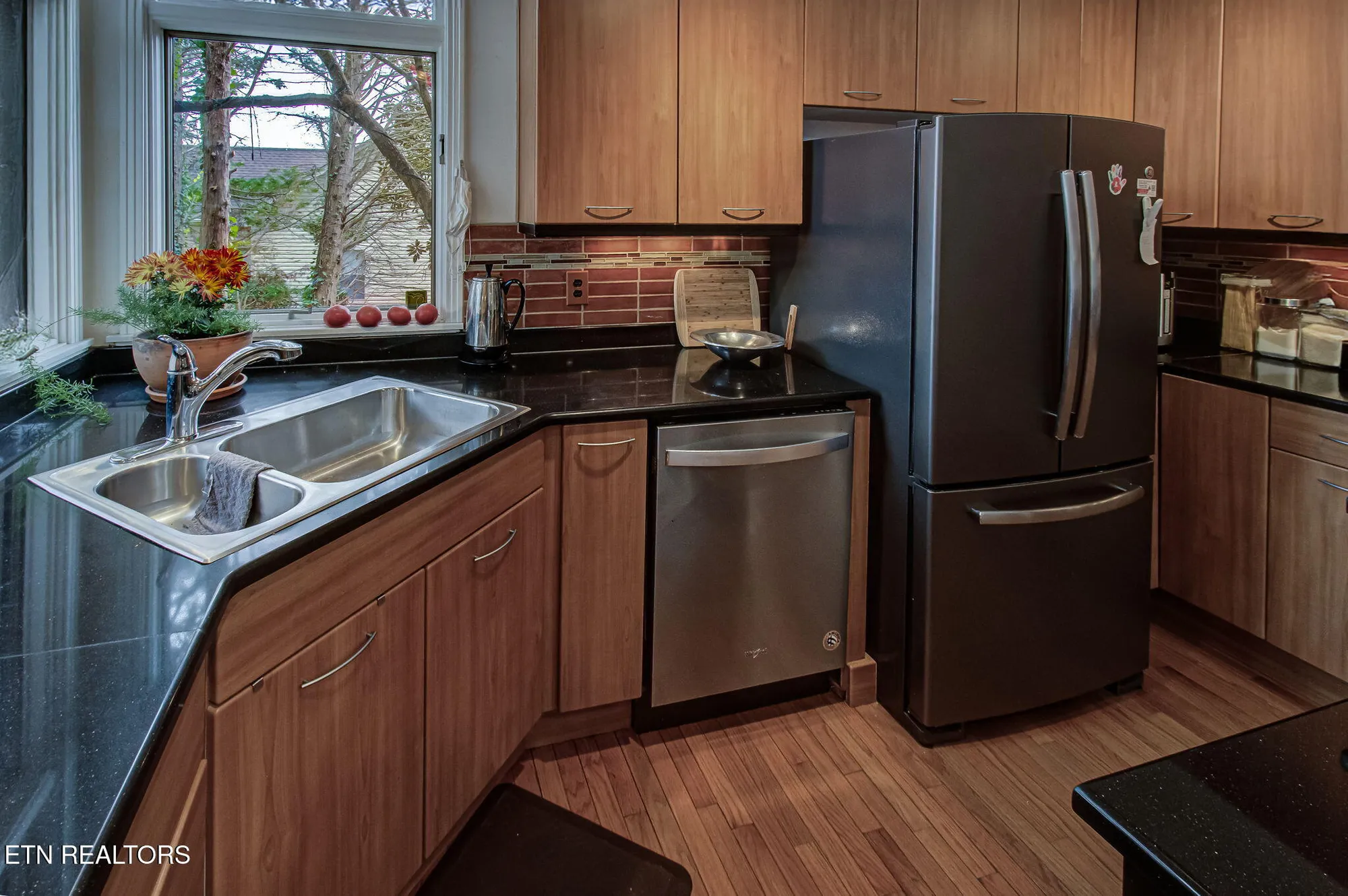 Property Slideshow image 11 of 48 | 128 santee way, Loudon, TN, 37774