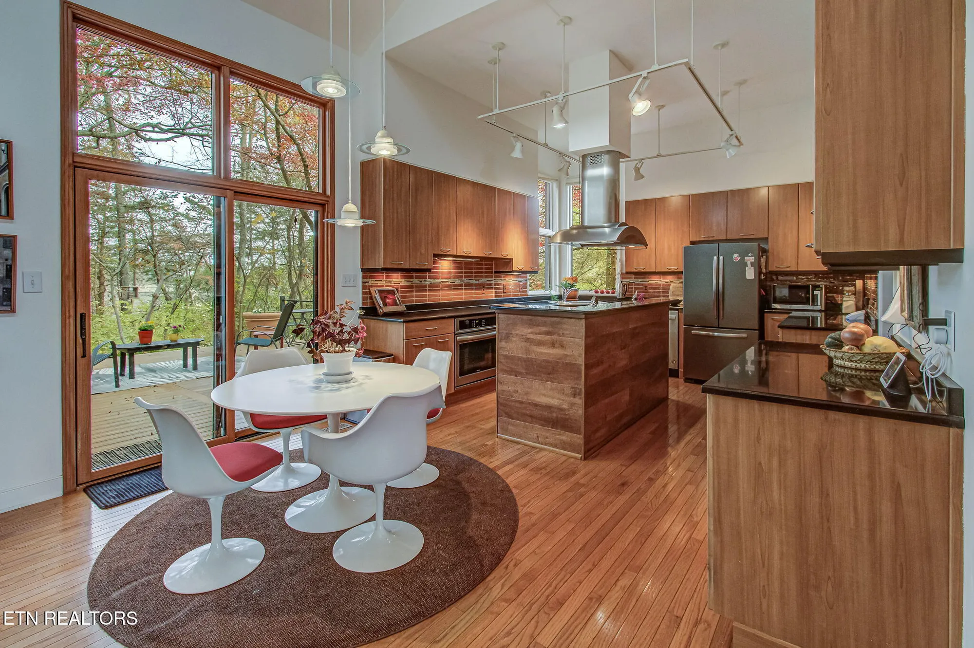 Property Slideshow image 9 of 48 | 128 santee way, Loudon, TN, 37774