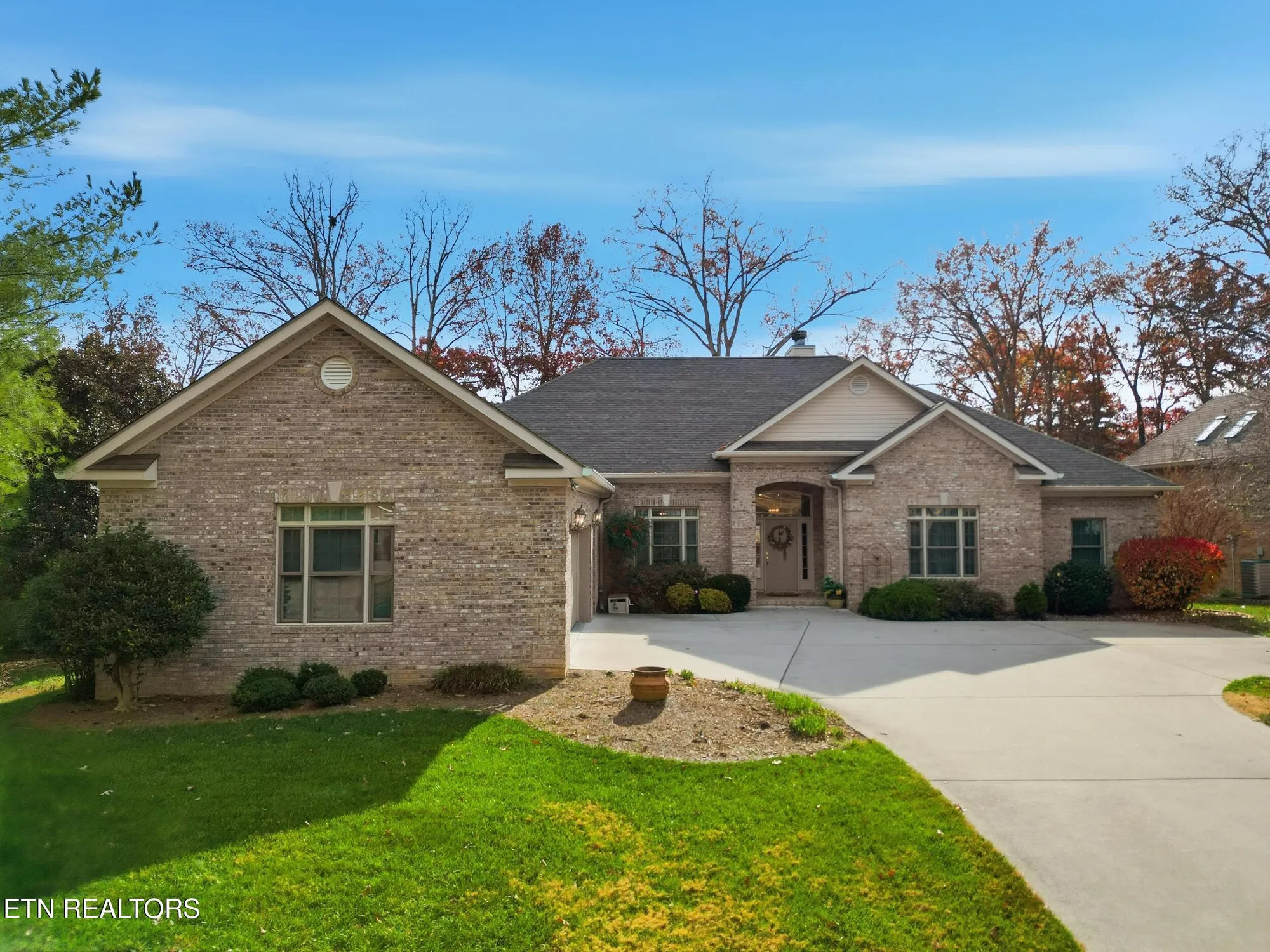 Property Slideshow image 1 of 63 | 162 oostanali way, Loudon, TN, 37774
