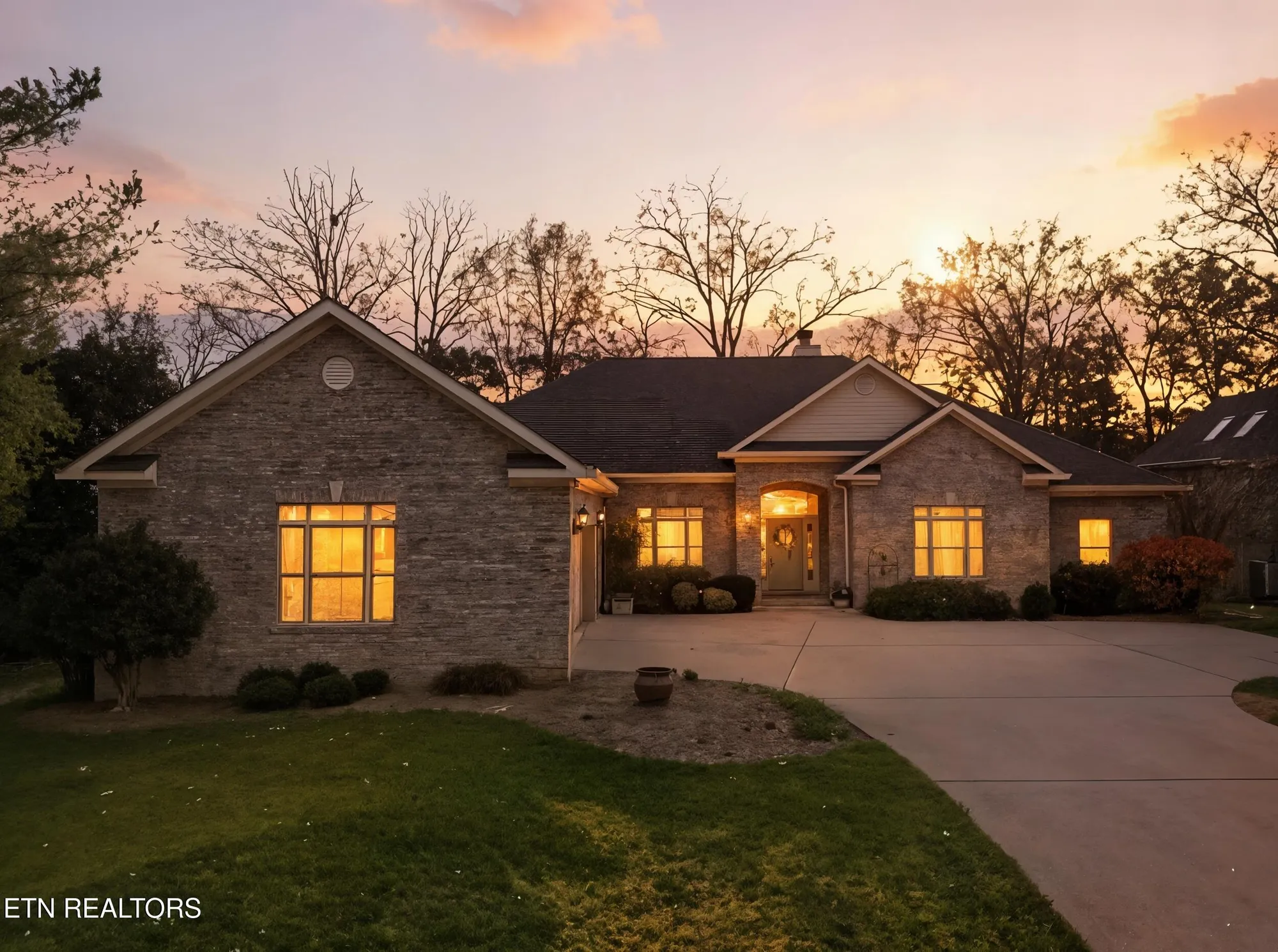 Property Slideshow image 6 of 63 | 162 oostanali way, Loudon, TN, 37774