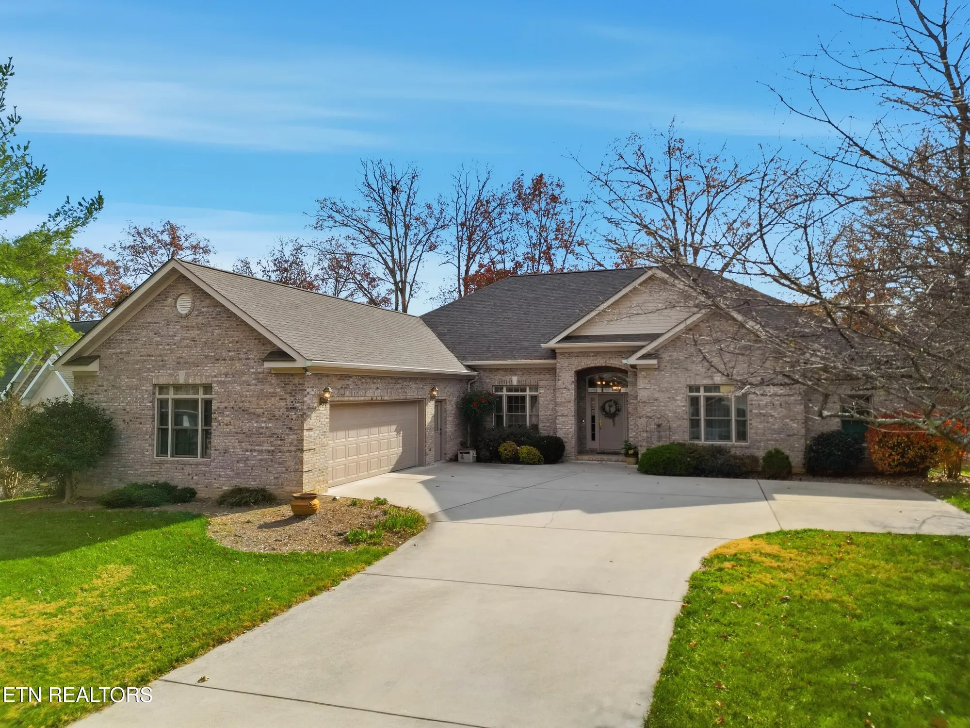 Property Slideshow image 2 of 63 | 162 oostanali way, Loudon, TN, 37774