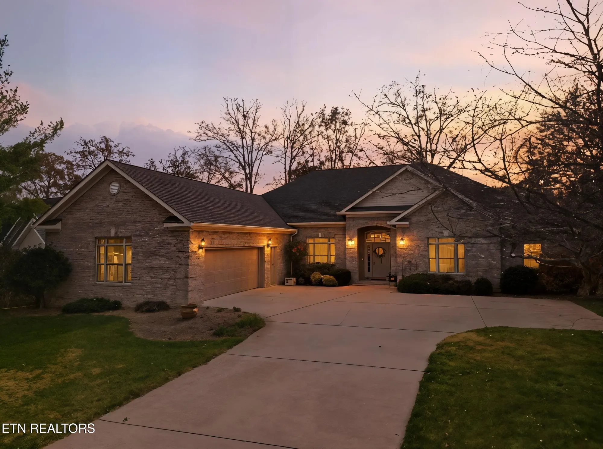 Property Slideshow image 5 of 63 | 162 oostanali way, Loudon, TN, 37774