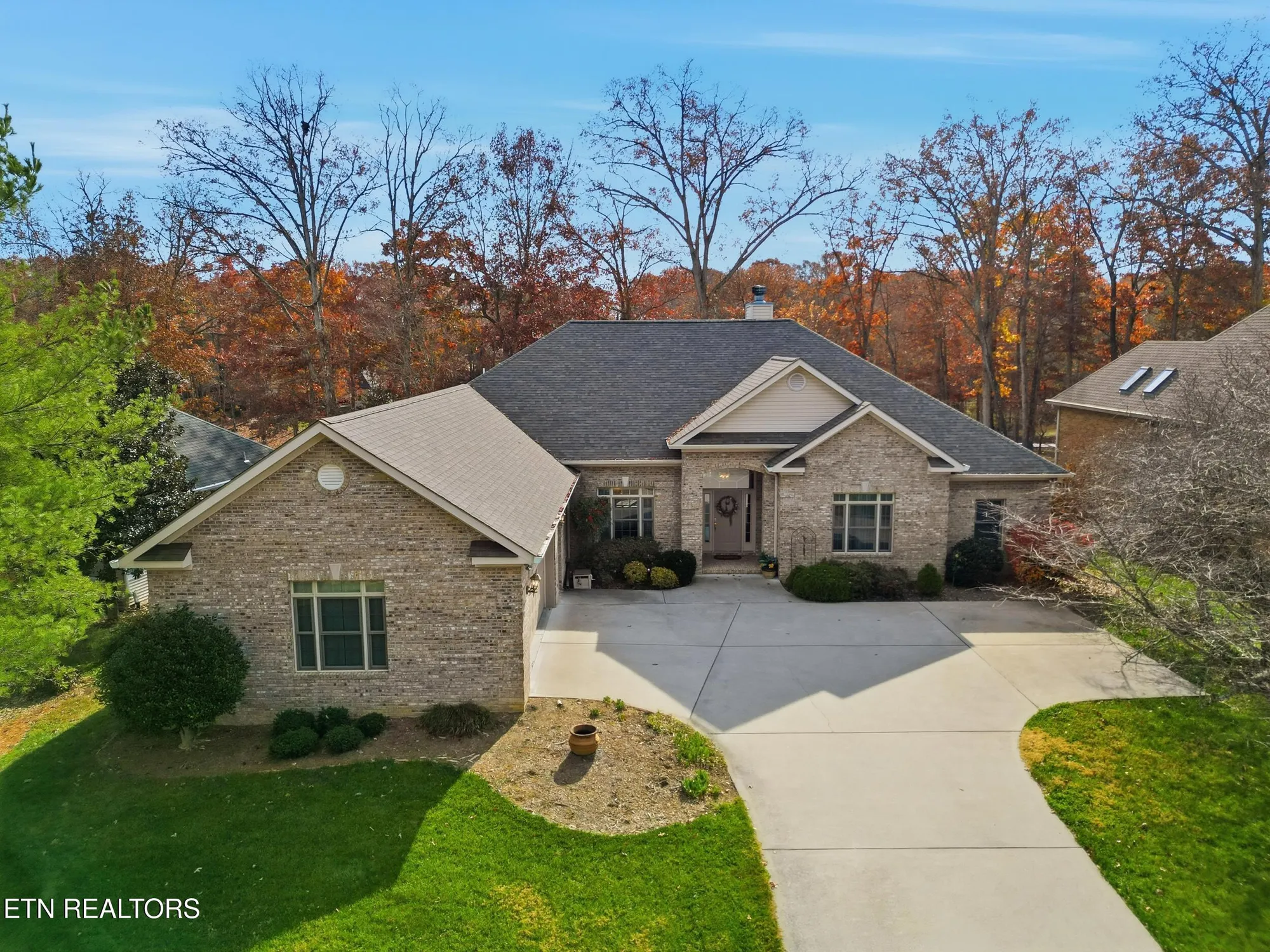 Property Slideshow image 3 of 63 | 162 oostanali way, Loudon, TN, 37774