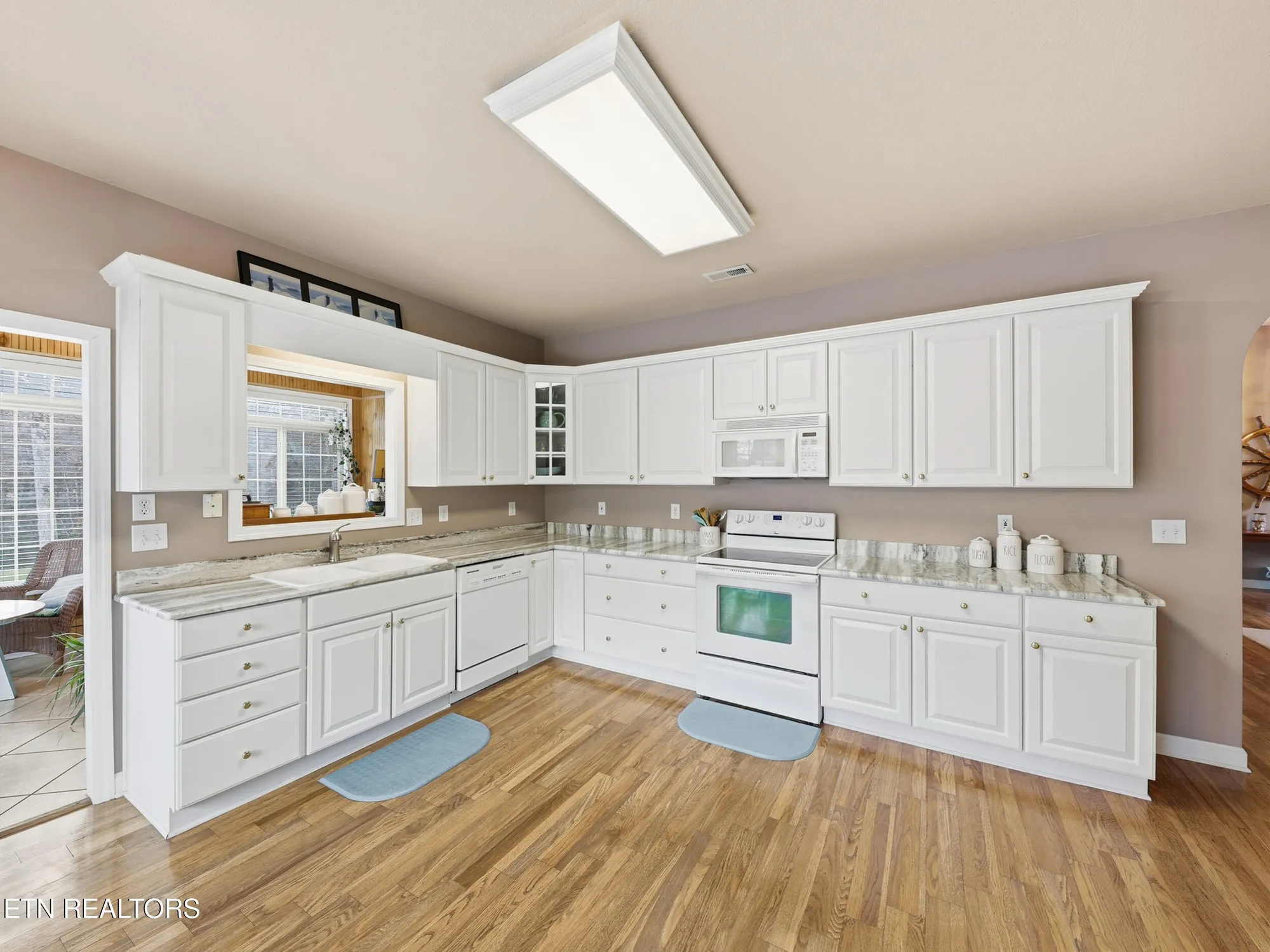 Property Slideshow image 14 of 63 | 162 oostanali way, Loudon, TN, 37774