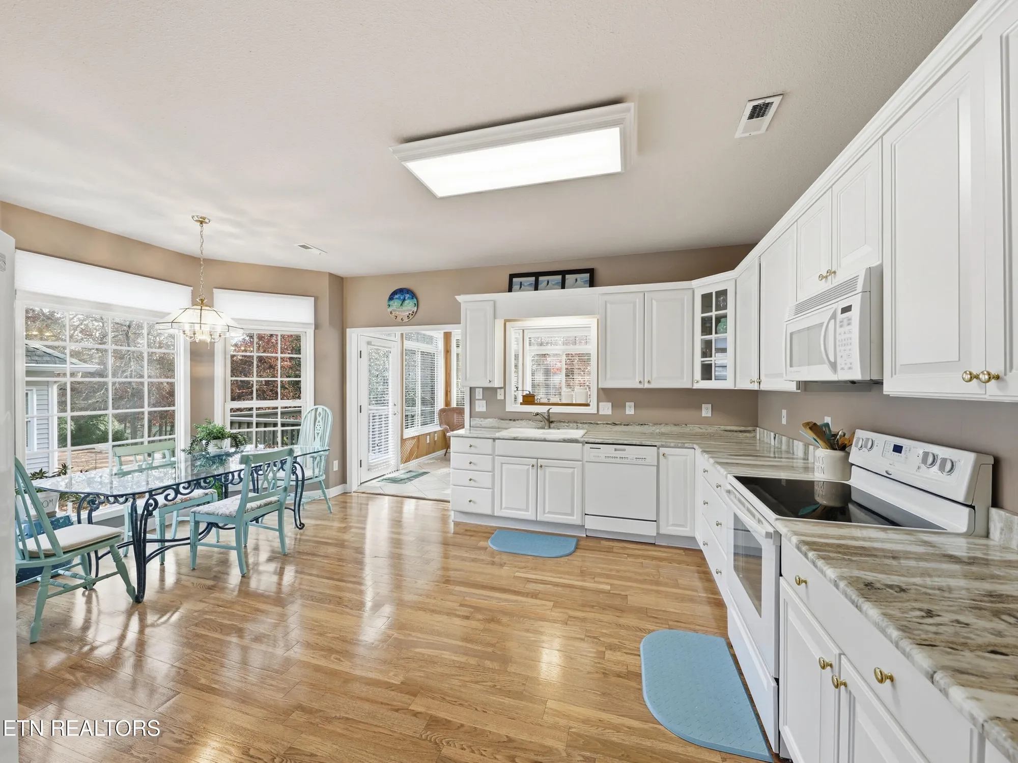 Property Slideshow image 18 of 63 | 162 oostanali way, Loudon, TN, 37774