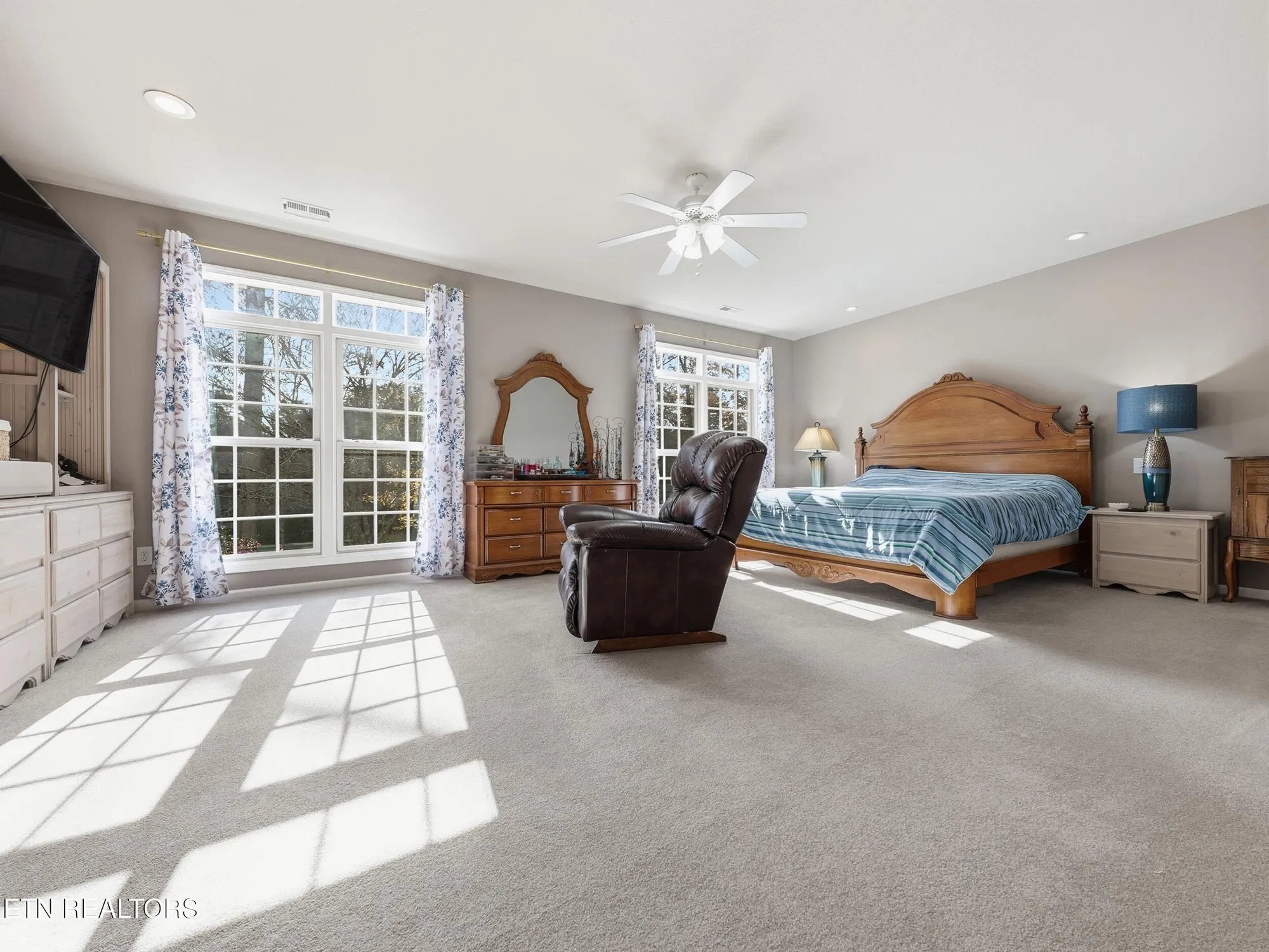 Property Slideshow image 24 of 63 | 162 oostanali way, Loudon, TN, 37774