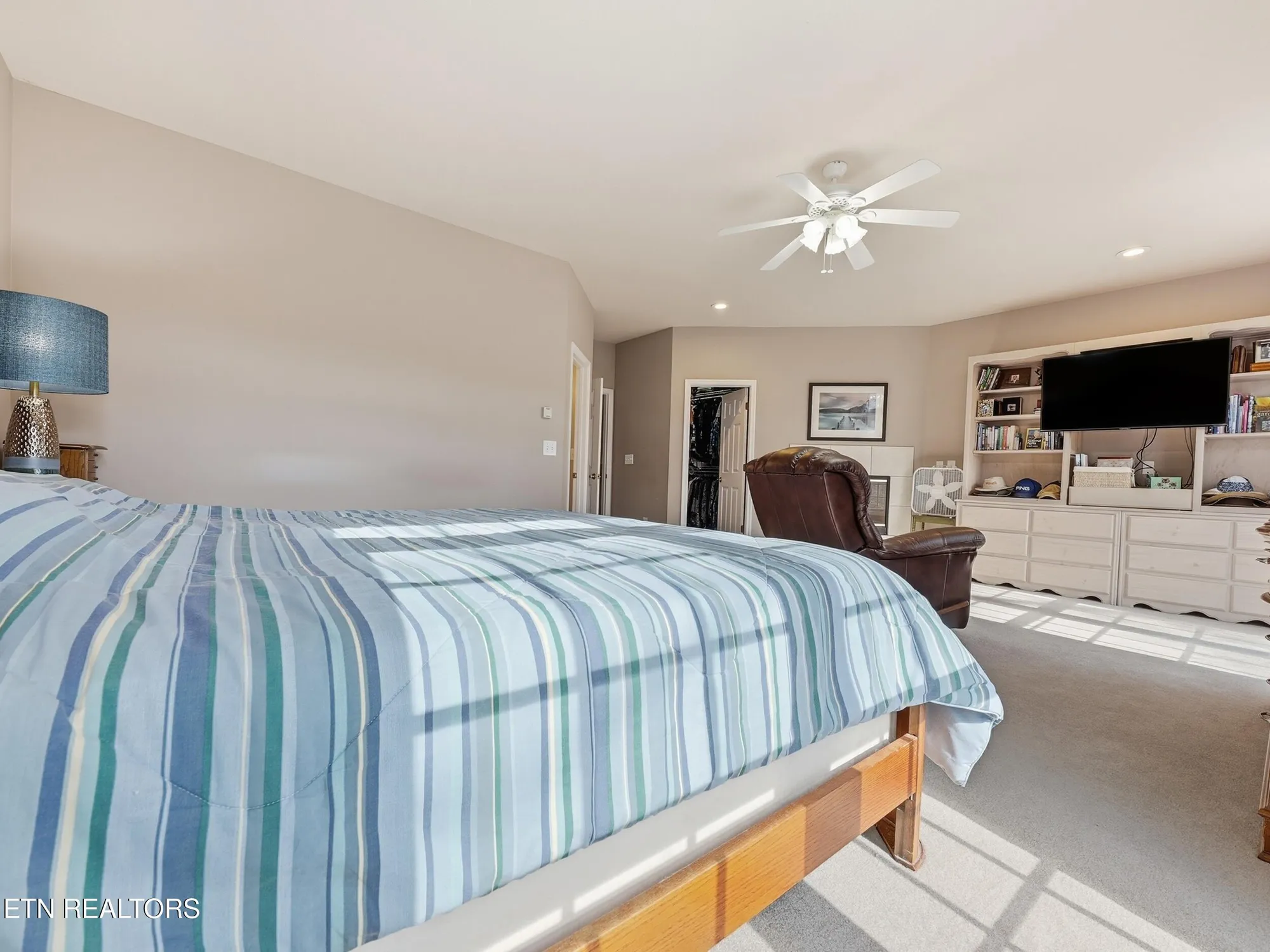 Property Slideshow image 25 of 63 | 162 oostanali way, Loudon, TN, 37774