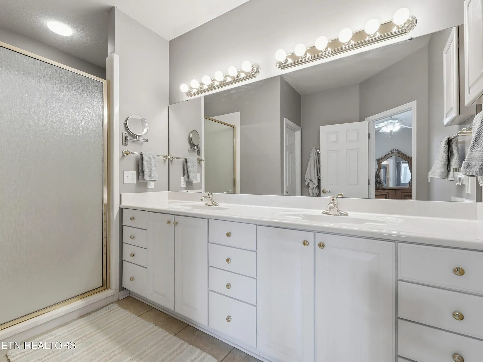 Property Slideshow image 27 of 63 | 162 oostanali way, Loudon, TN, 37774