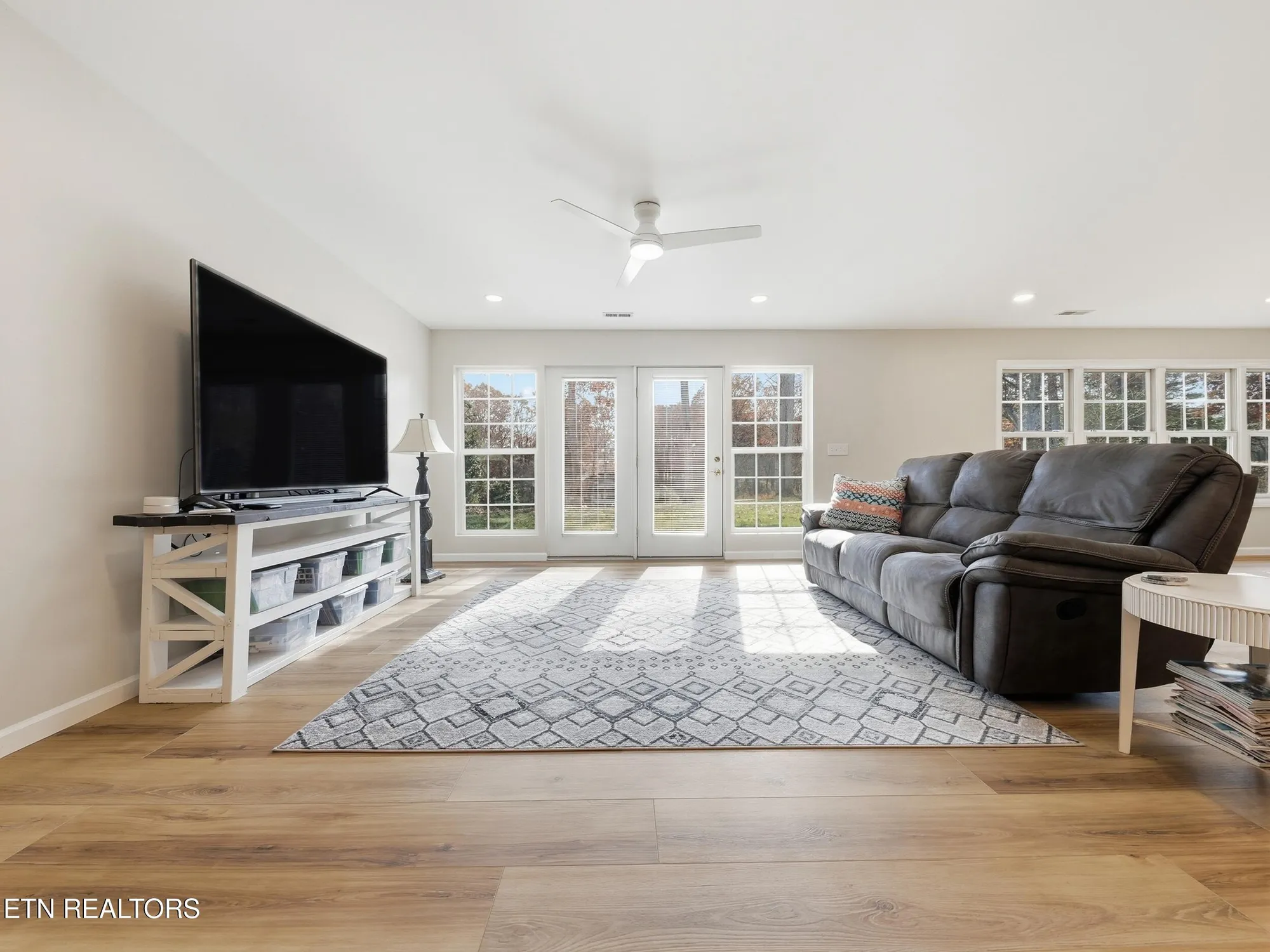 Property Slideshow image 32 of 63 | 162 oostanali way, Loudon, TN, 37774