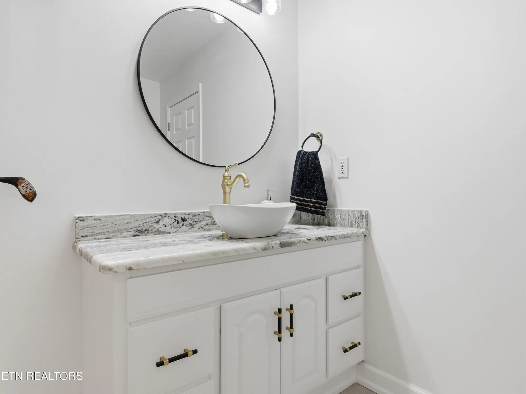 Property Slideshow image 42 of 63 | 162 oostanali way, Loudon, TN, 37774