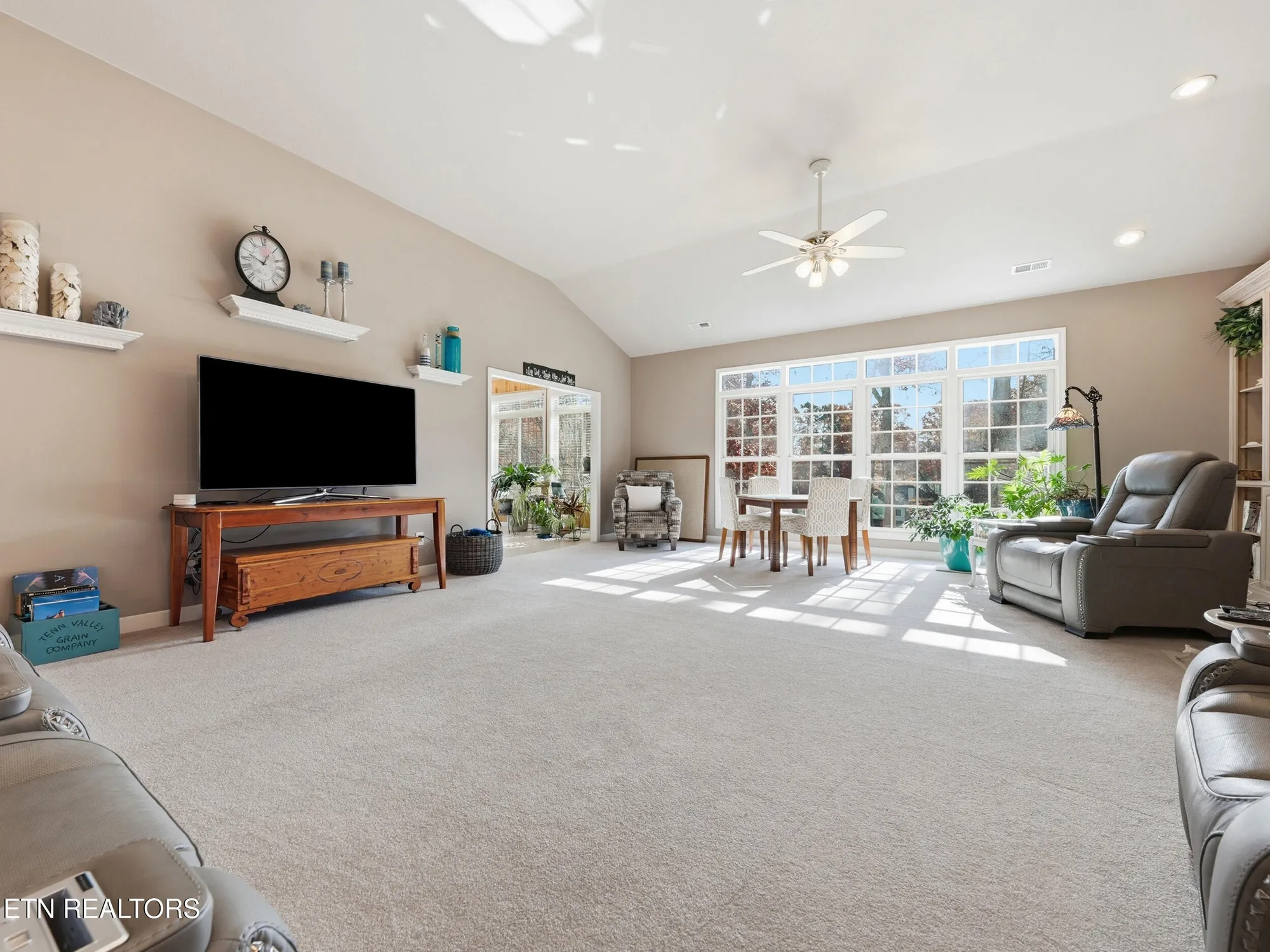 Property Slideshow image 10 of 63 | 162 oostanali way, Loudon, TN, 37774