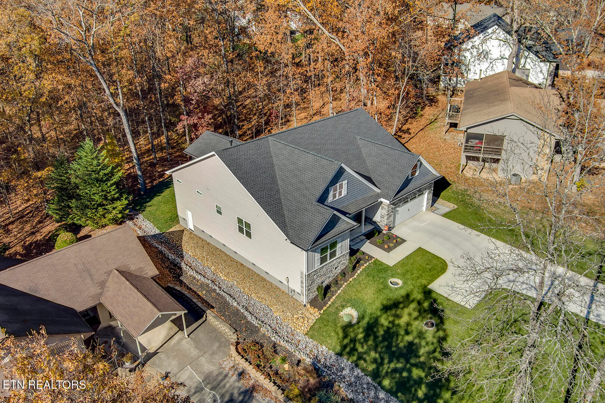 Property Slideshow image 4 of 62 | 173 chahyga way, Loudon, TN, 37774