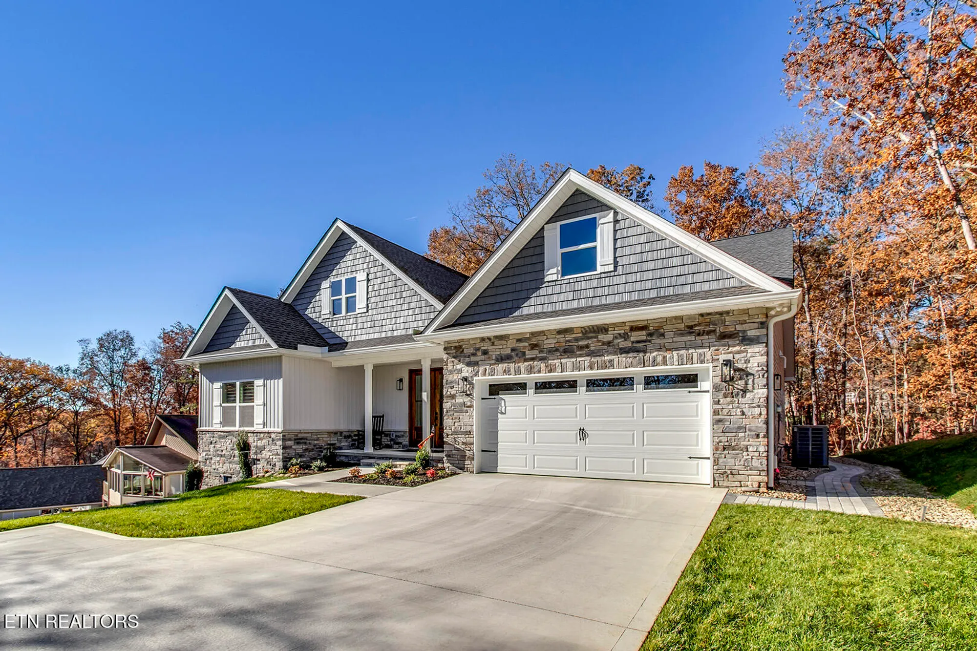 Property Slideshow image 5 of 62 | 173 chahyga way, Loudon, TN, 37774