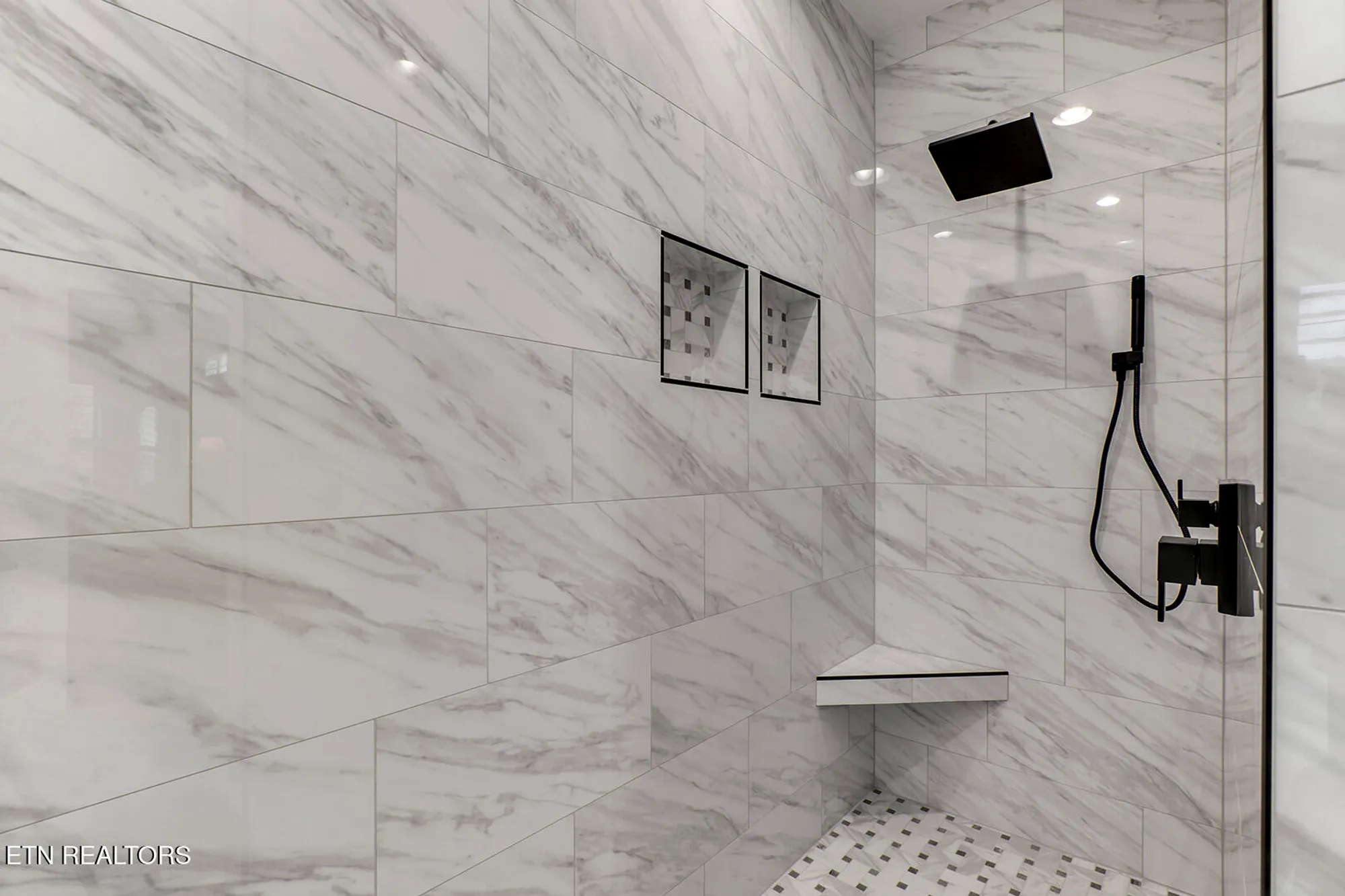 Property Slideshow image 32 of 62 | 173 chahyga way, Loudon, TN, 37774