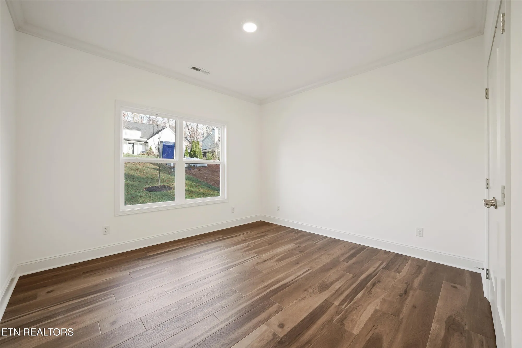 Property Slideshow image 6 of 30 | 120 yona way, Loudon, TN, 37774