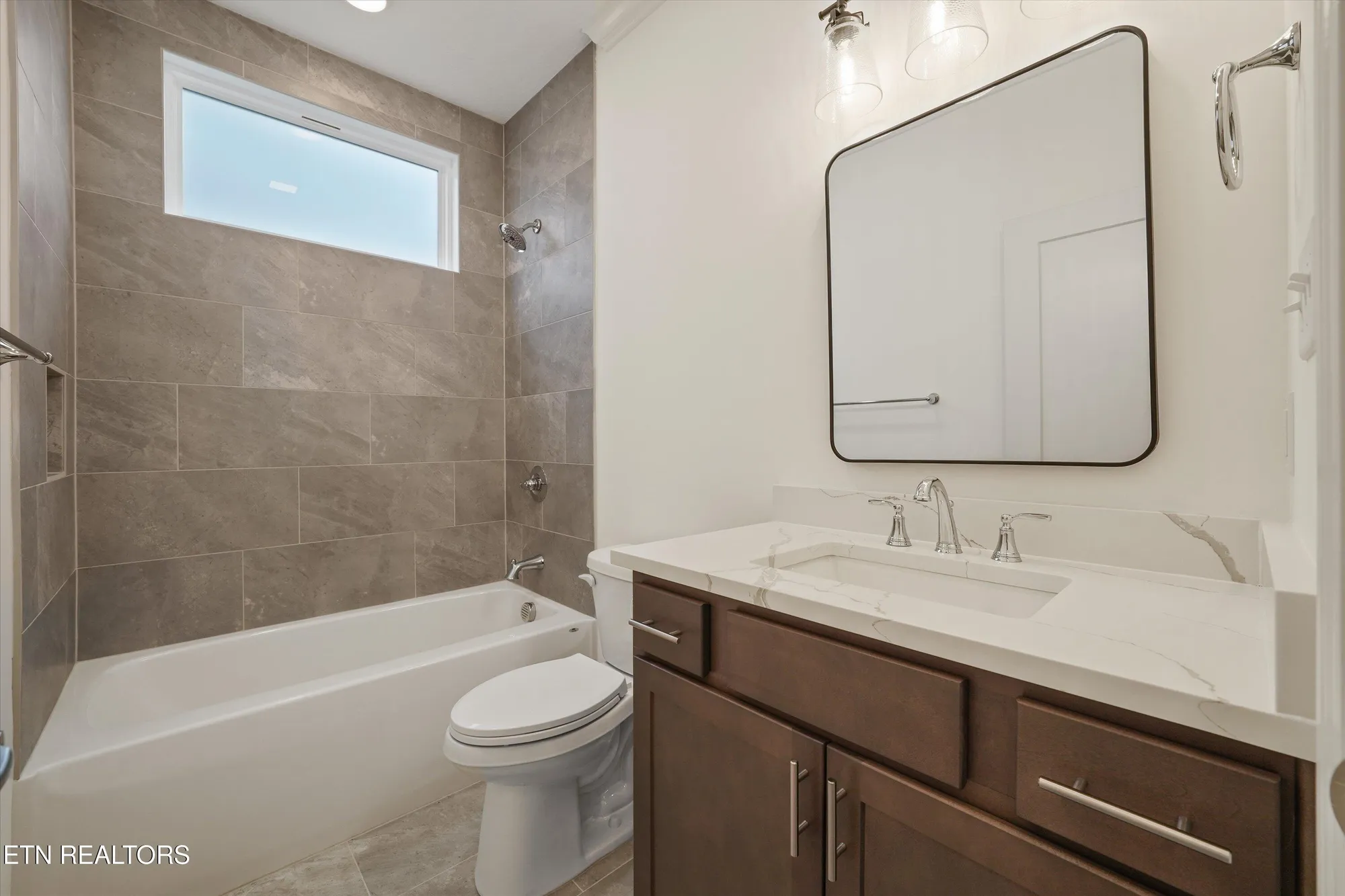 Property Slideshow image 7 of 30 | 120 yona way, Loudon, TN, 37774