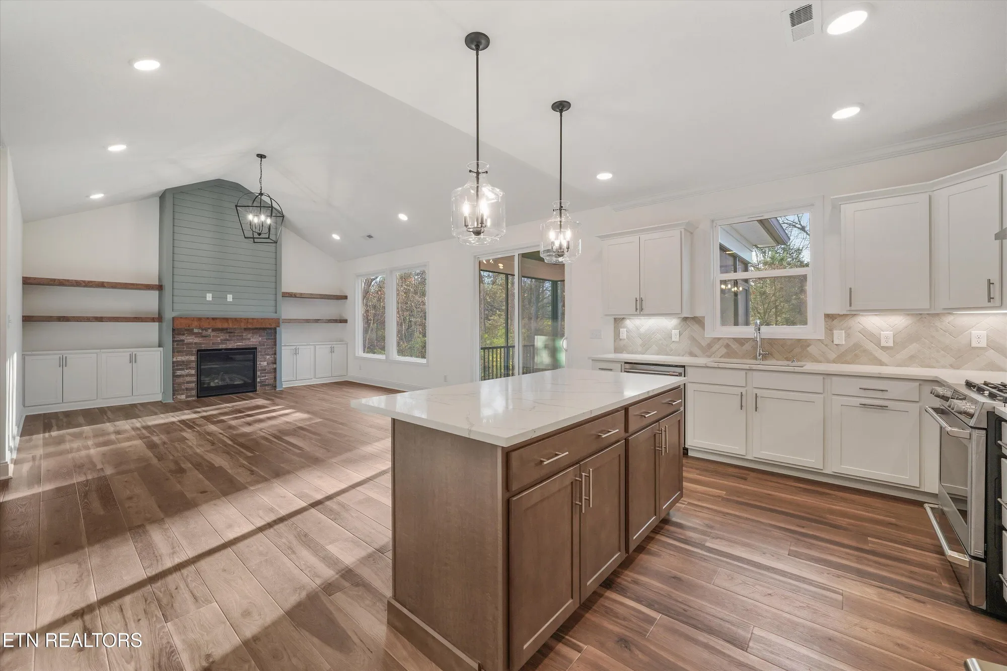 Property Slideshow image 12 of 30 | 120 yona way, Loudon, TN, 37774