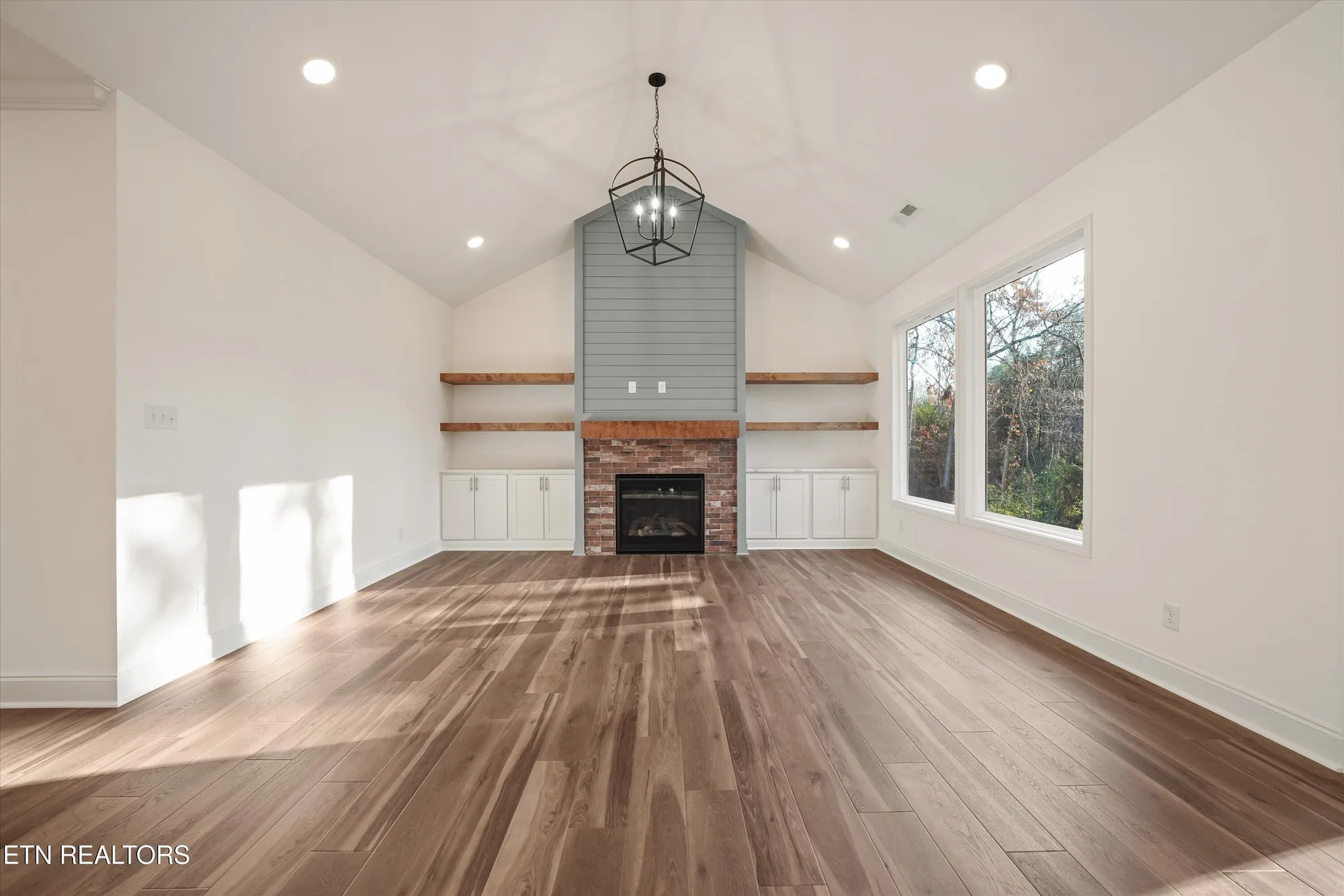 Property Slideshow image 15 of 30 | 120 yona way, Loudon, TN, 37774