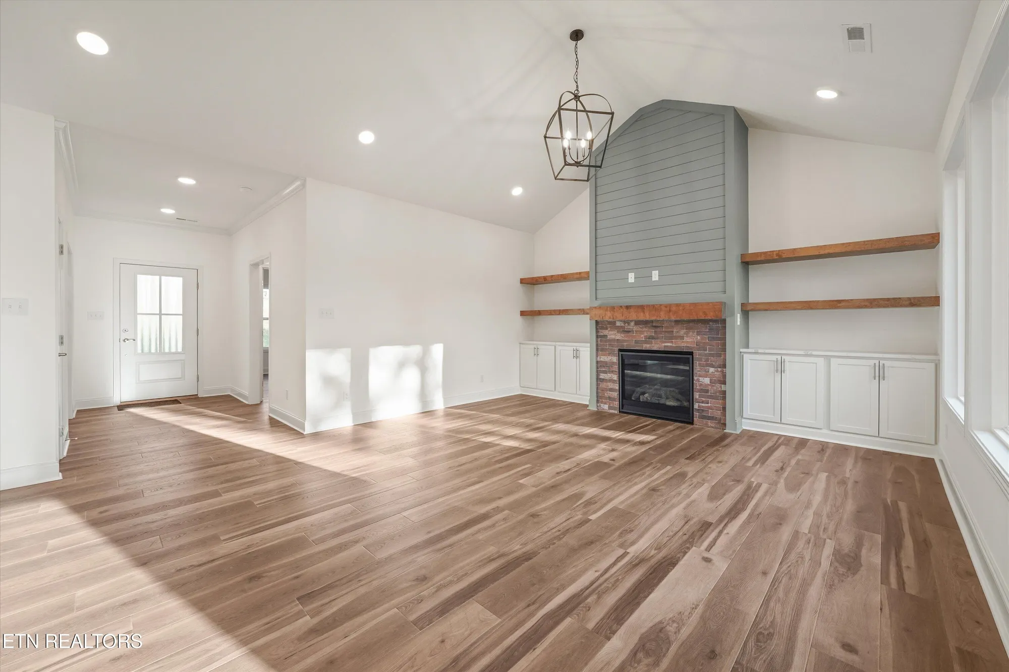 Property Slideshow image 17 of 30 | 120 yona way, Loudon, TN, 37774