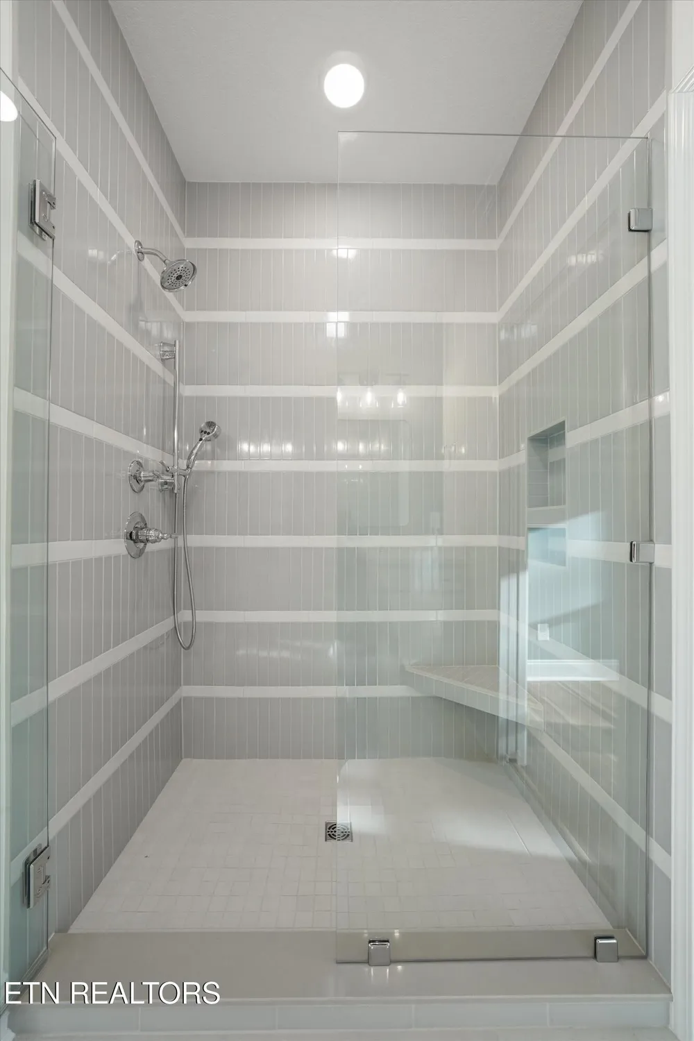 Property Slideshow image 23 of 30 | 120 yona way, Loudon, TN, 37774