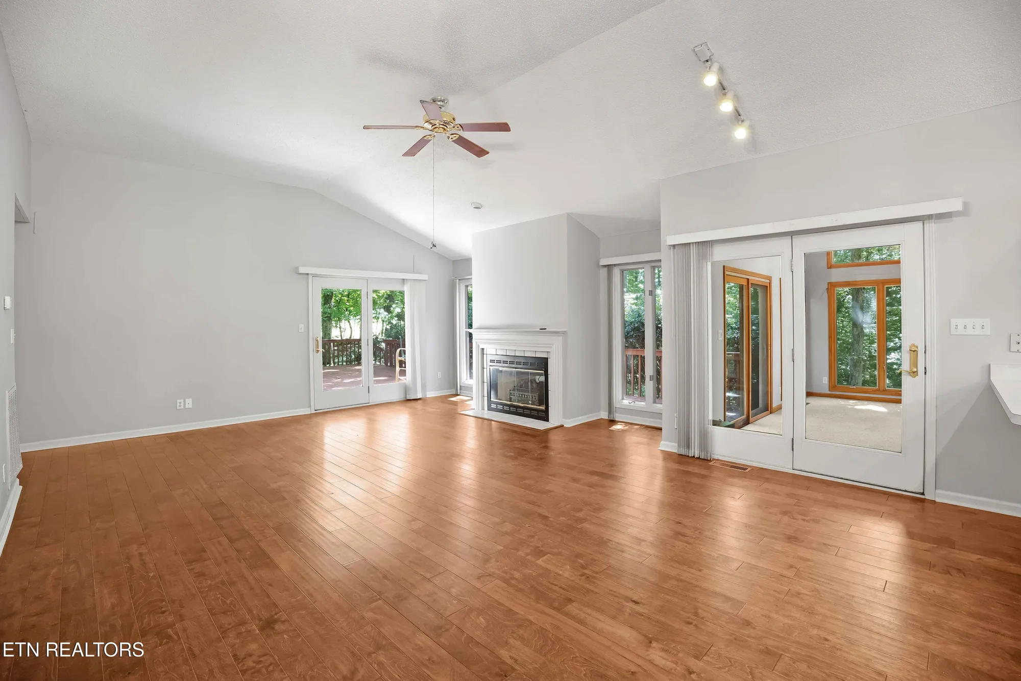 Property Slideshow image 7 of 28 | 312 paoli trce, Loudon, TN, 37774