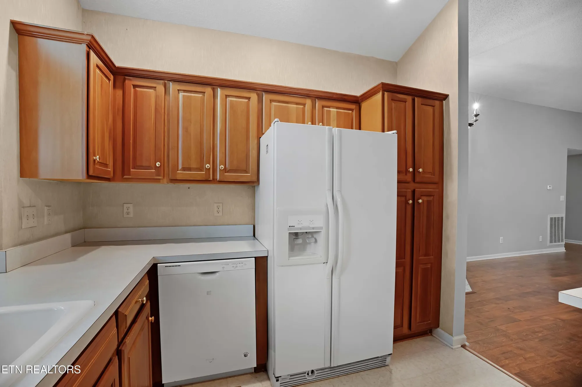 Property Slideshow image 5 of 28 | 312 paoli trce, Loudon, TN, 37774