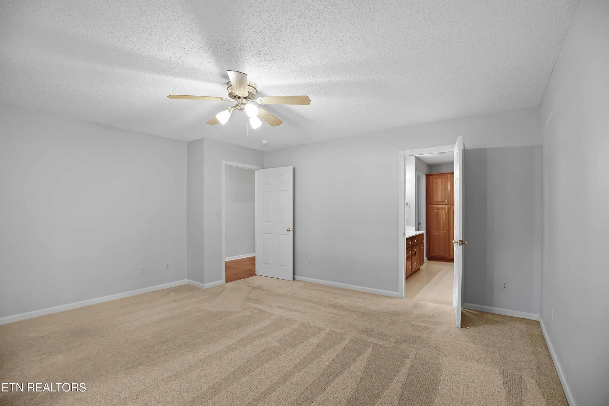 Property Slideshow image 21 of 28 | 312 paoli trce, Loudon, TN, 37774