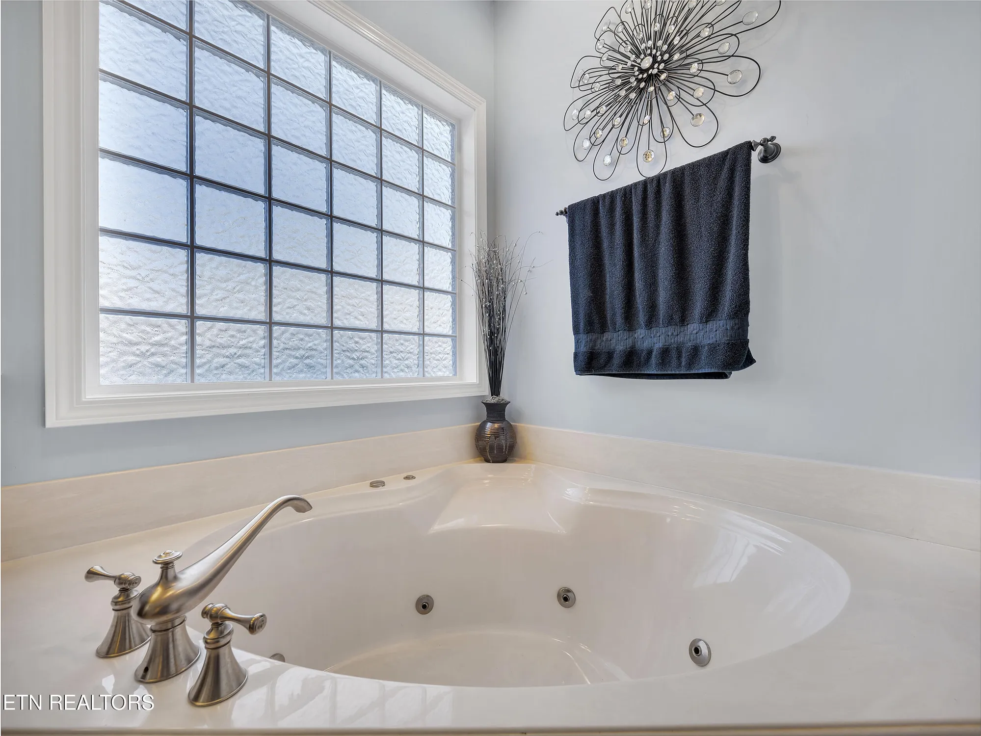 Property Slideshow image 24 of 54 | 110 seminole ln, Loudon, TN, 37774