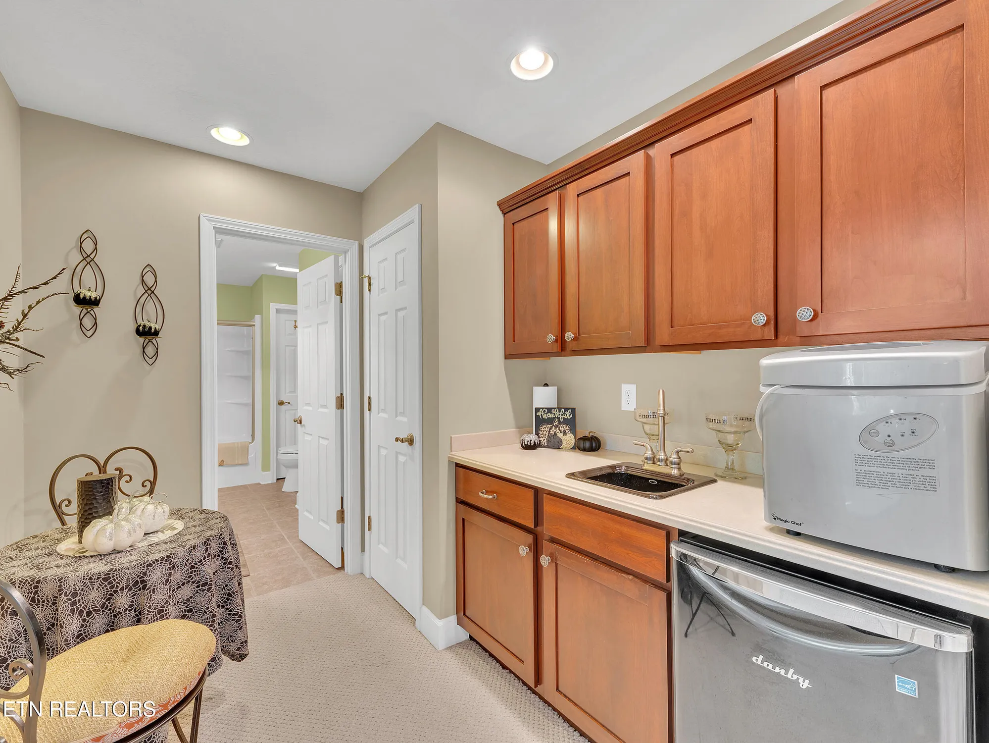 Property Slideshow image 30 of 54 | 110 seminole ln, Loudon, TN, 37774