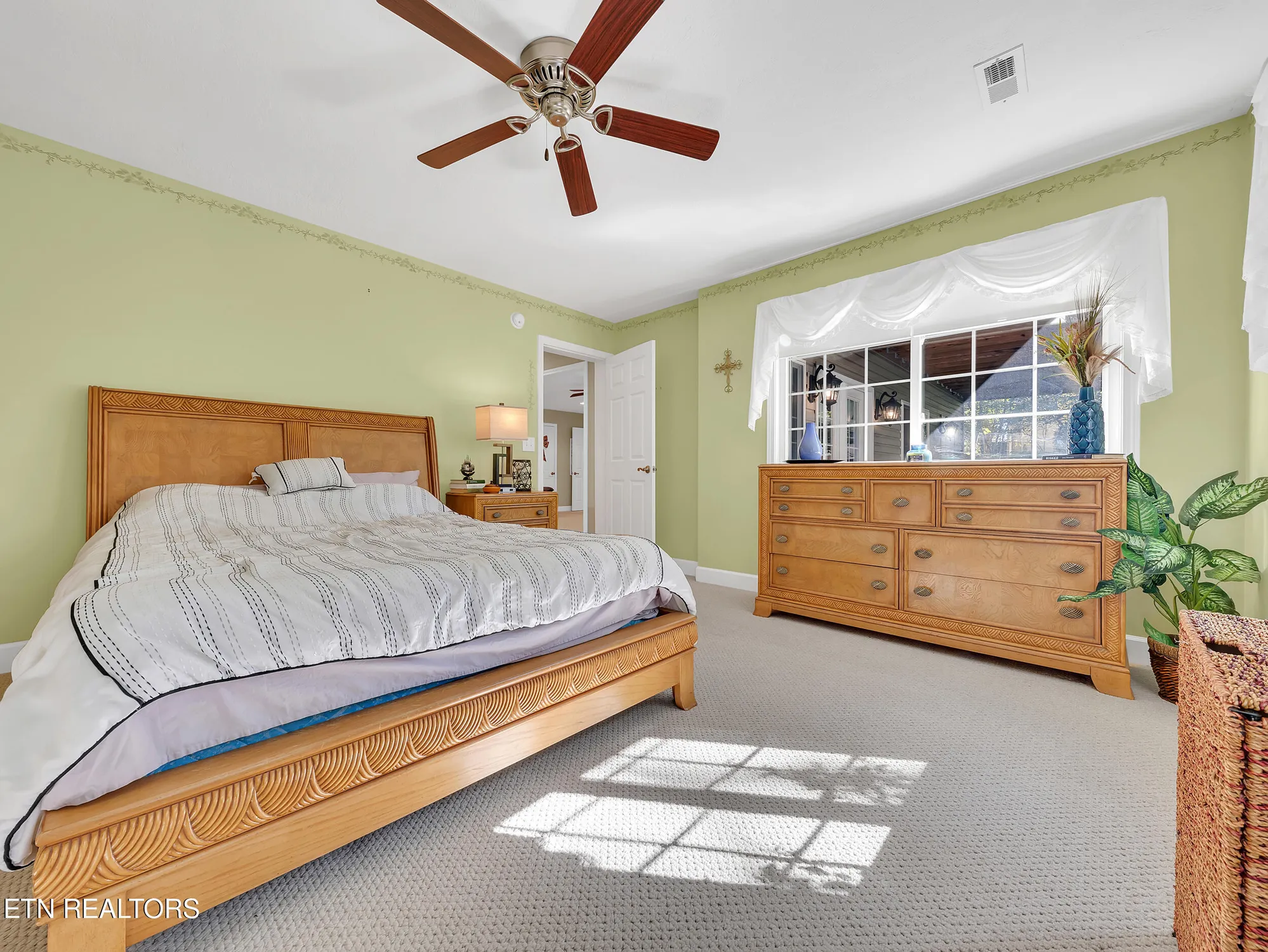 Property Slideshow image 33 of 54 | 110 seminole ln, Loudon, TN, 37774