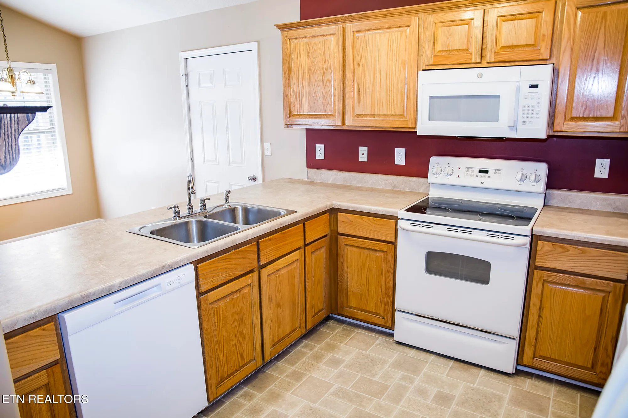 Property Slideshow image 28 of 53 | 107 ivy ln, Crossville, TN, 38558