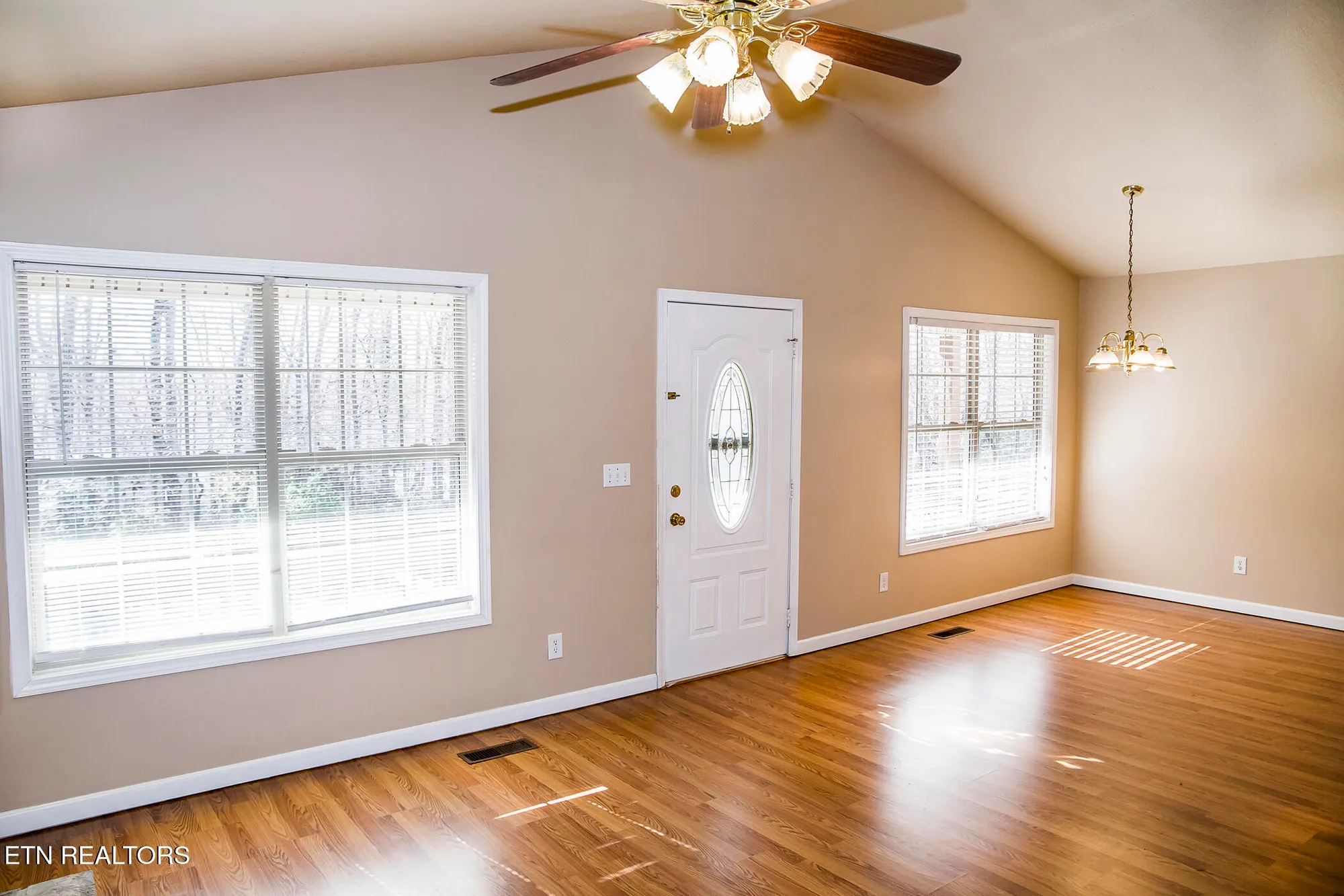 Property Slideshow image 15 of 53 | 107 ivy ln, Crossville, TN, 38558