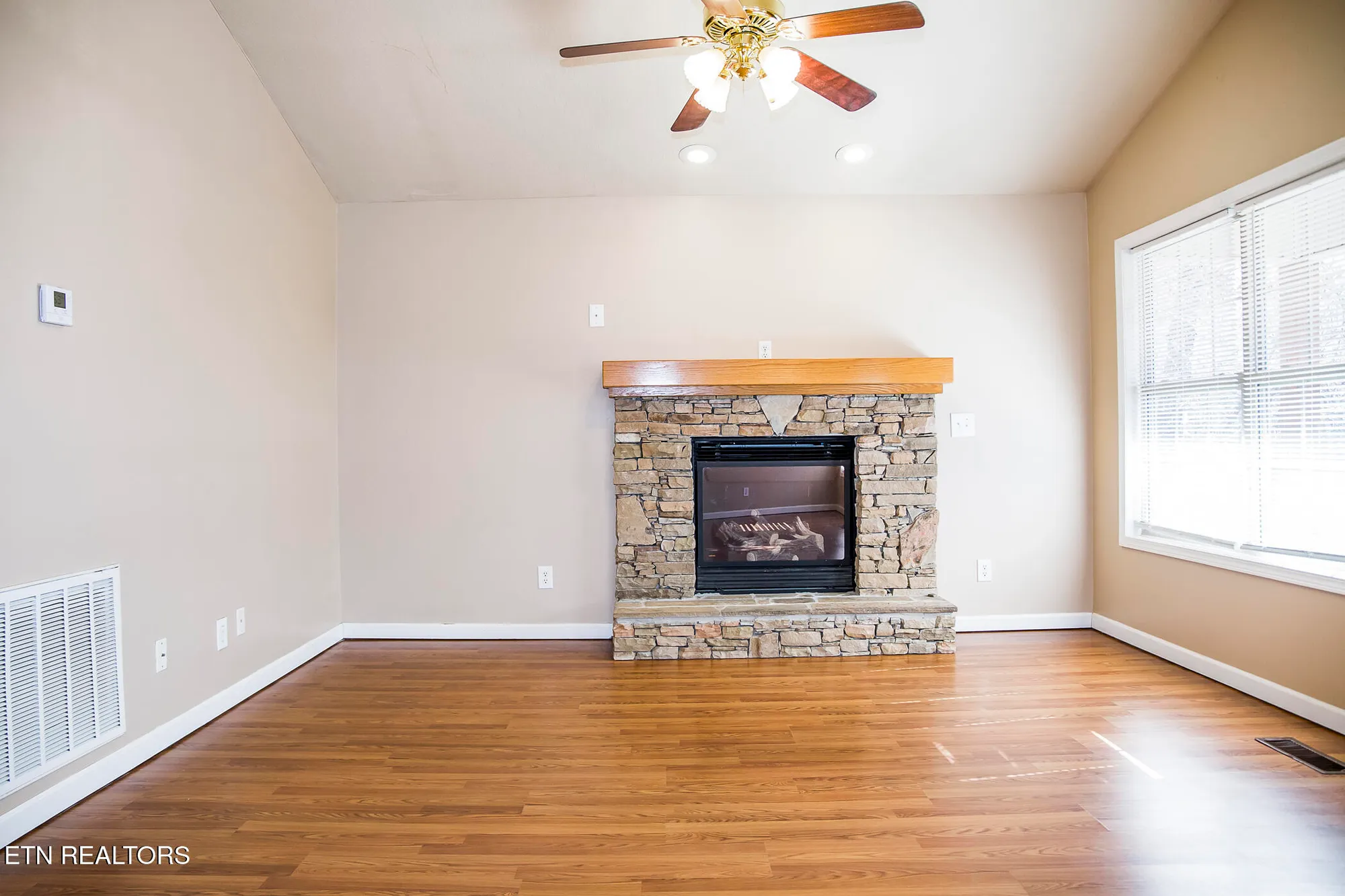 Property Slideshow image 23 of 53 | 107 ivy ln, Crossville, TN, 38558