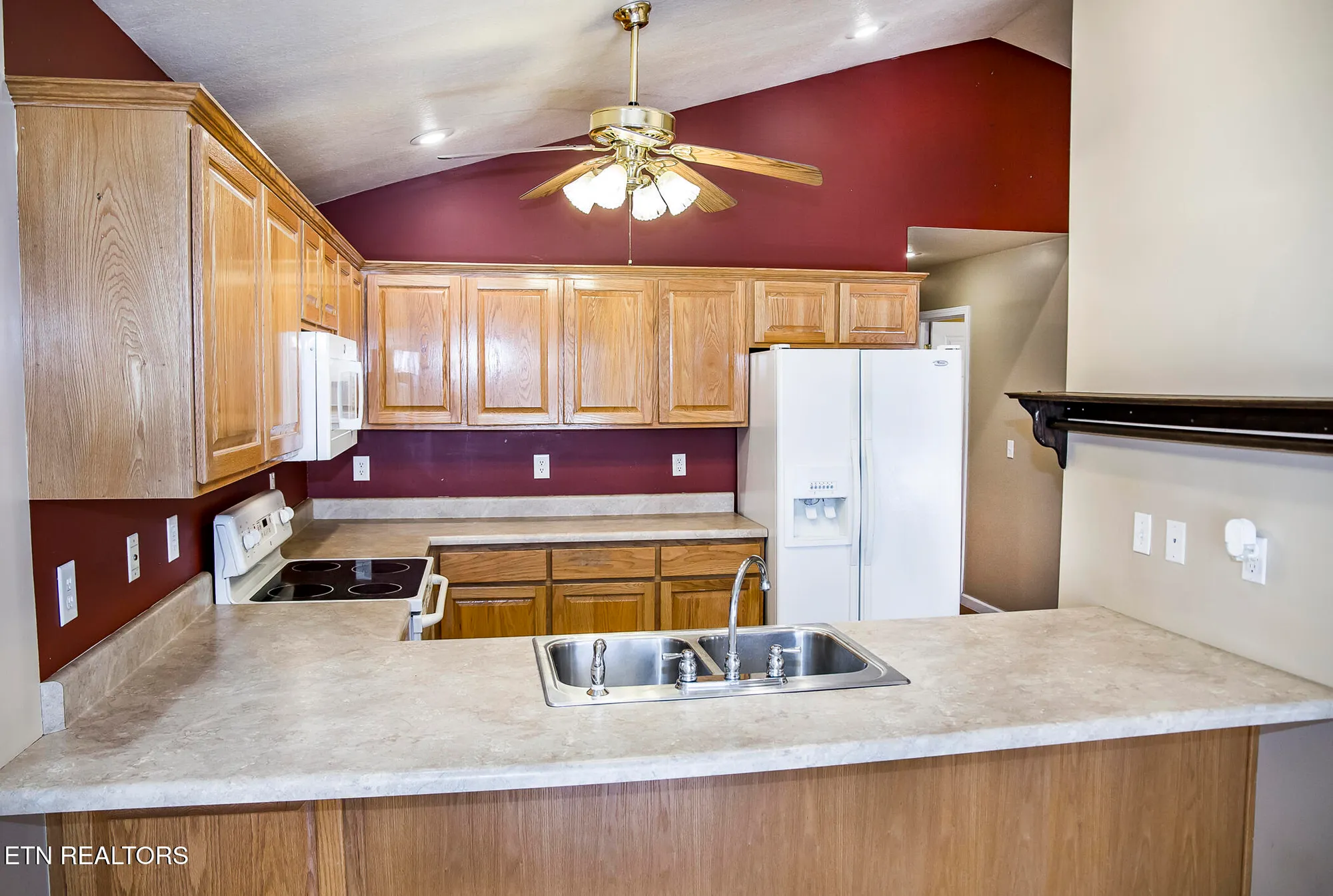 Property Slideshow image 26 of 53 | 107 ivy ln, Crossville, TN, 38558