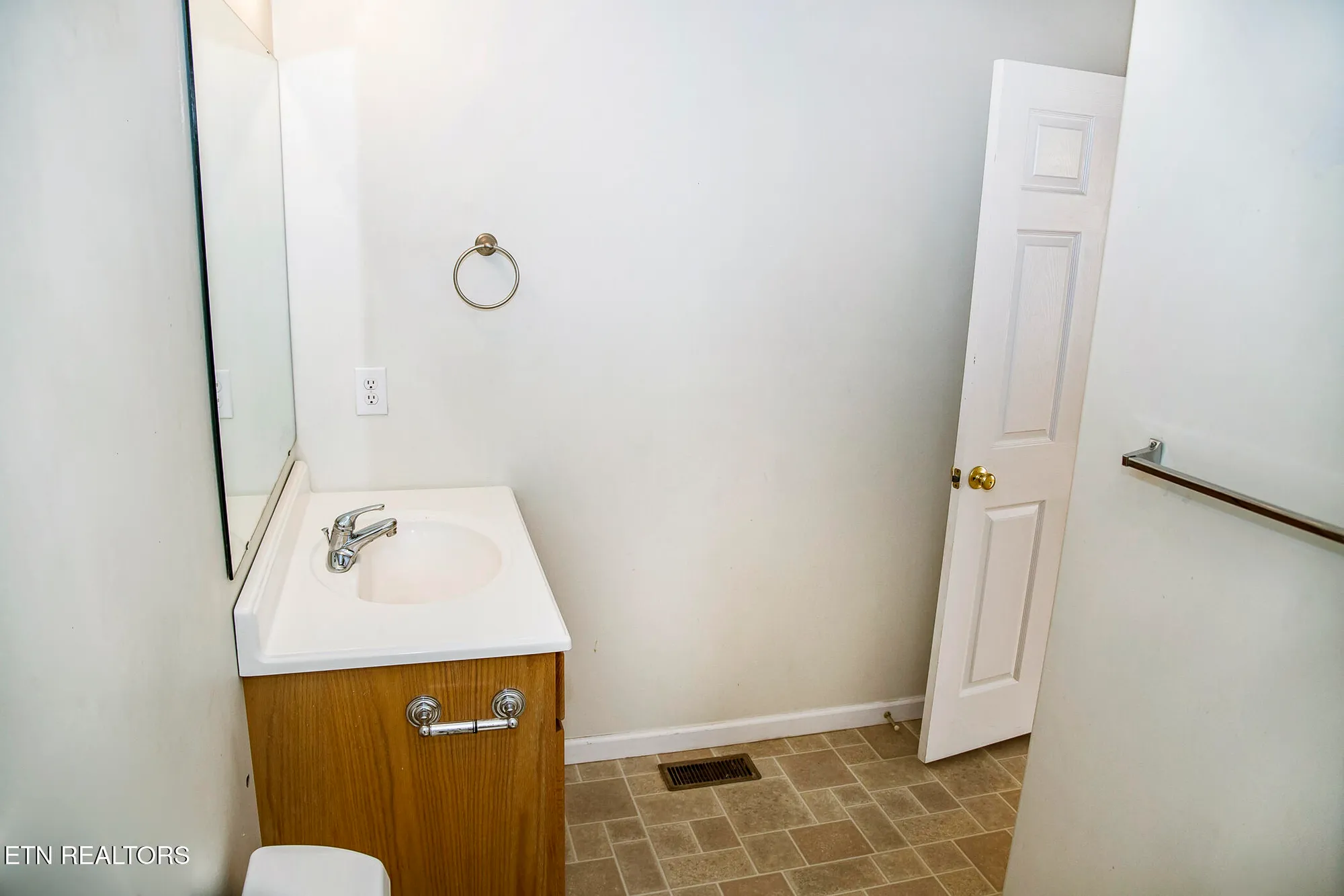 Property Slideshow image 48 of 53 | 107 ivy ln, Crossville, TN, 38558